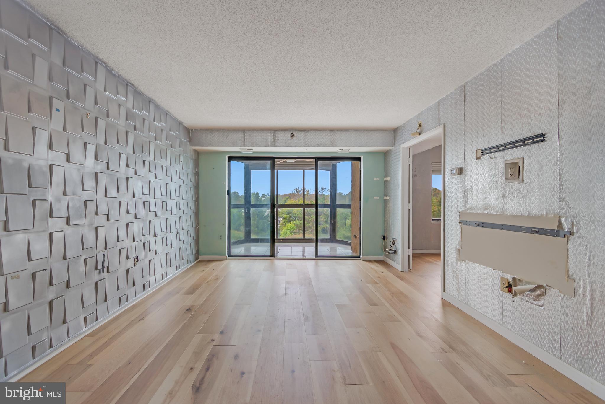 LEISURE WORLD - Residential