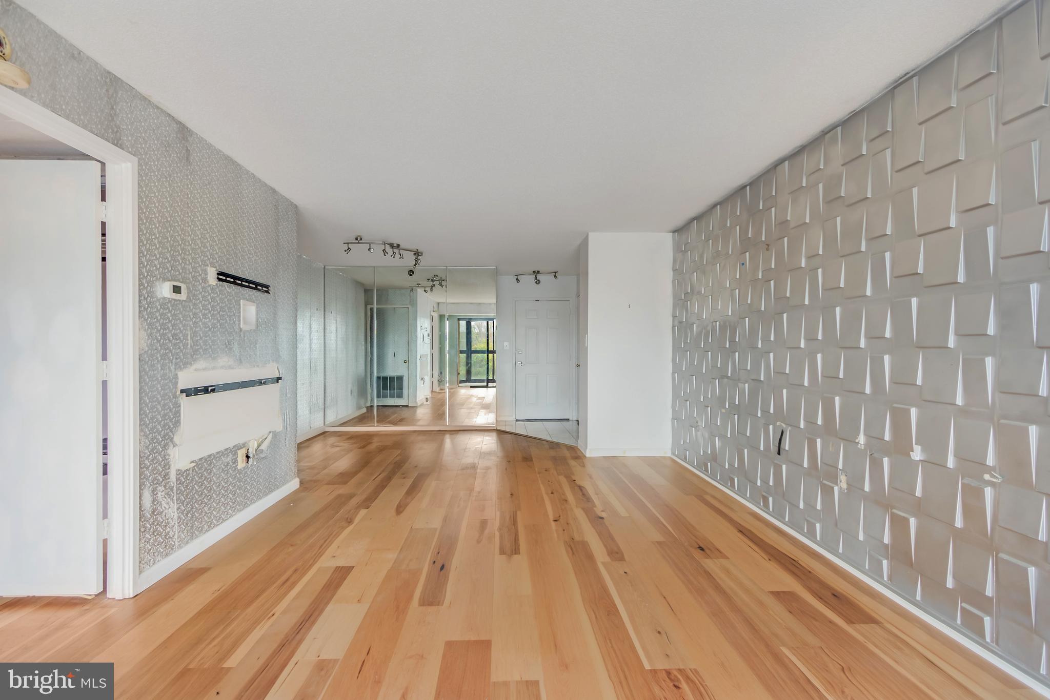 LEISURE WORLD - Residential