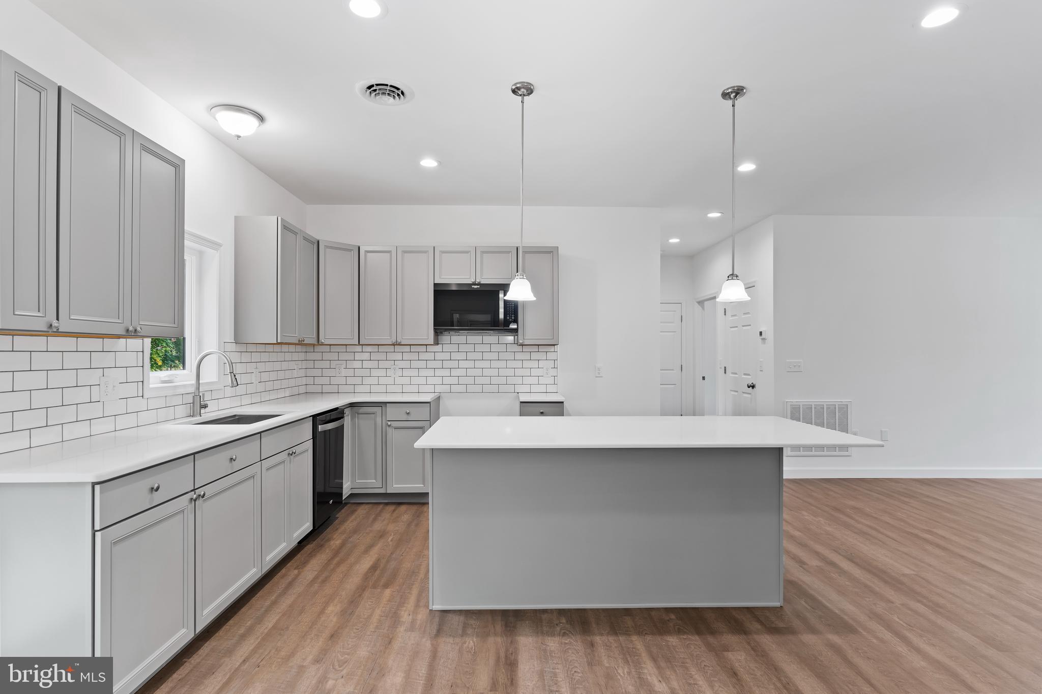 MOUNTAIN VIEW - Residential