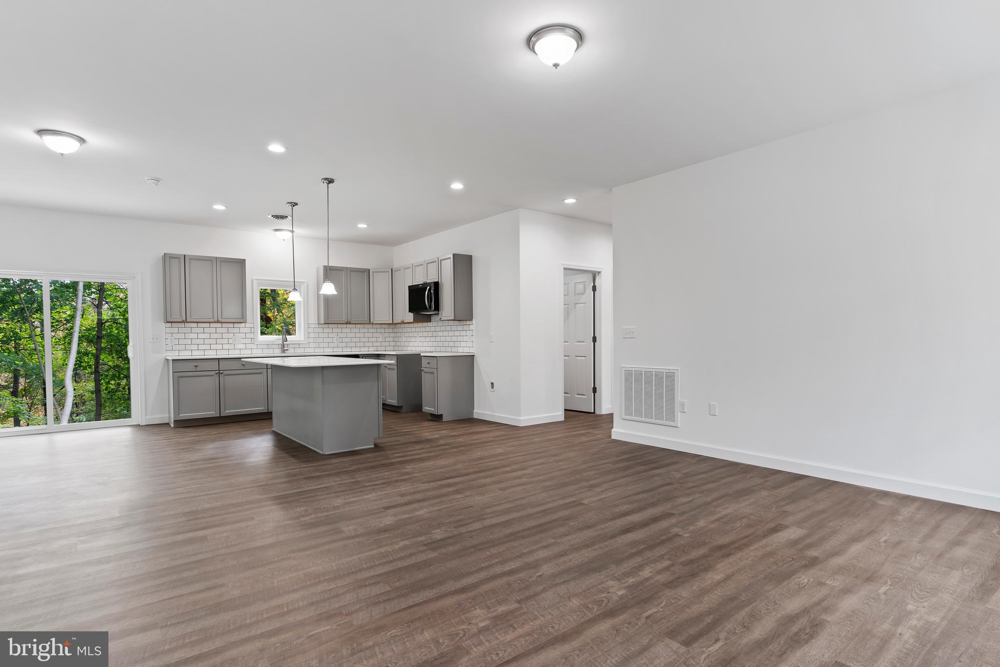 MOUNTAIN VIEW - Residential