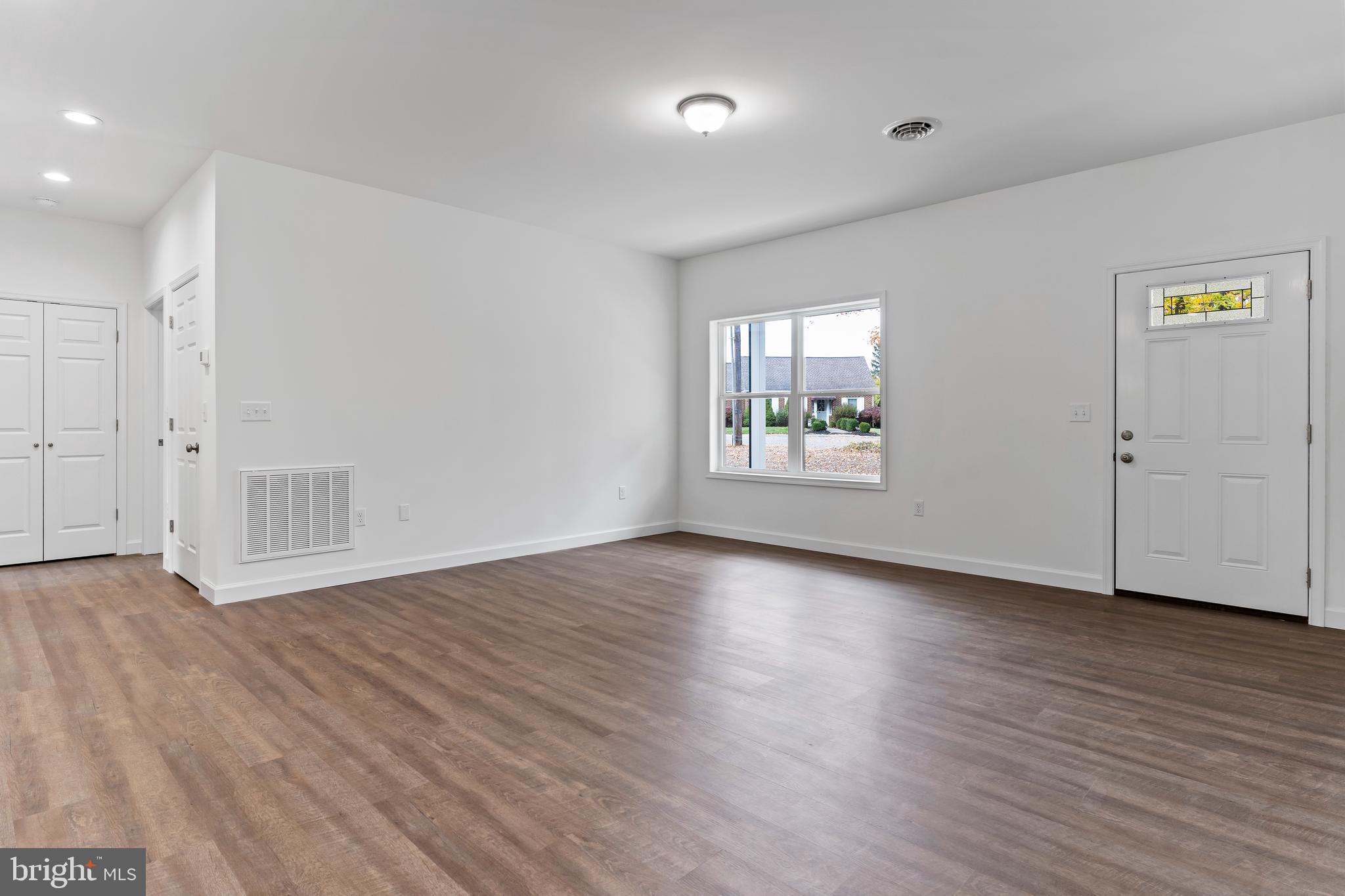 MOUNTAIN VIEW - Residential