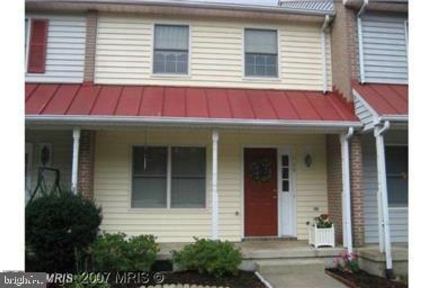 2 bedroom 1.5 bath townhome.  Living Room, dining Front porch. Rear deck. No smoking in the home. Credit MUST be good.