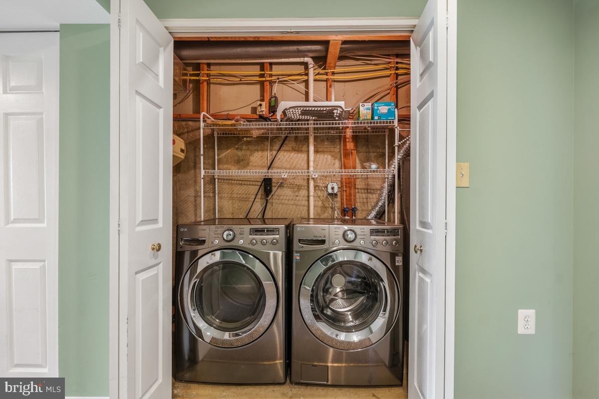 PINEY RIDGE VILLAGE - Residential Lease