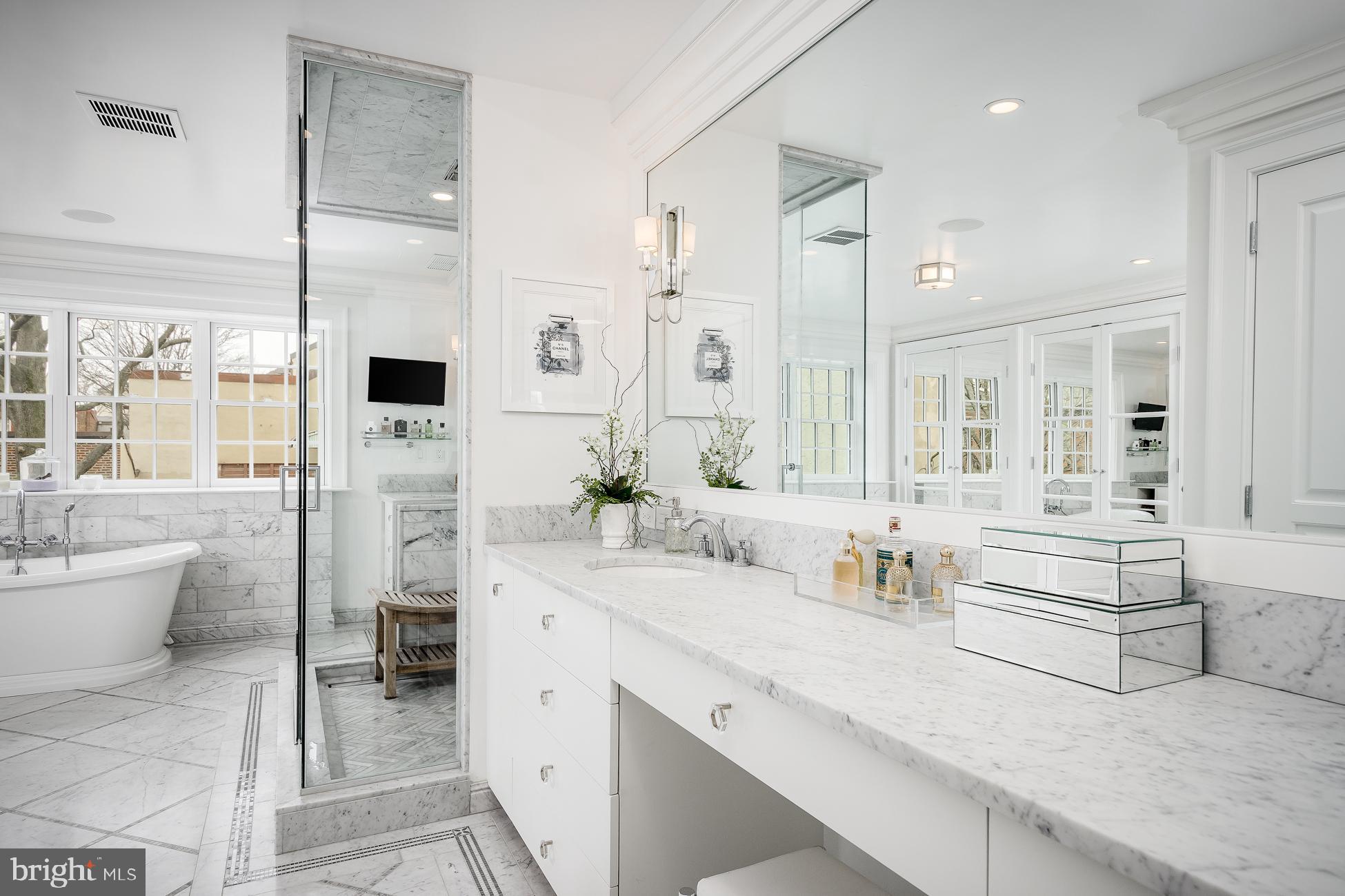 SOCIETY HILL - Residential