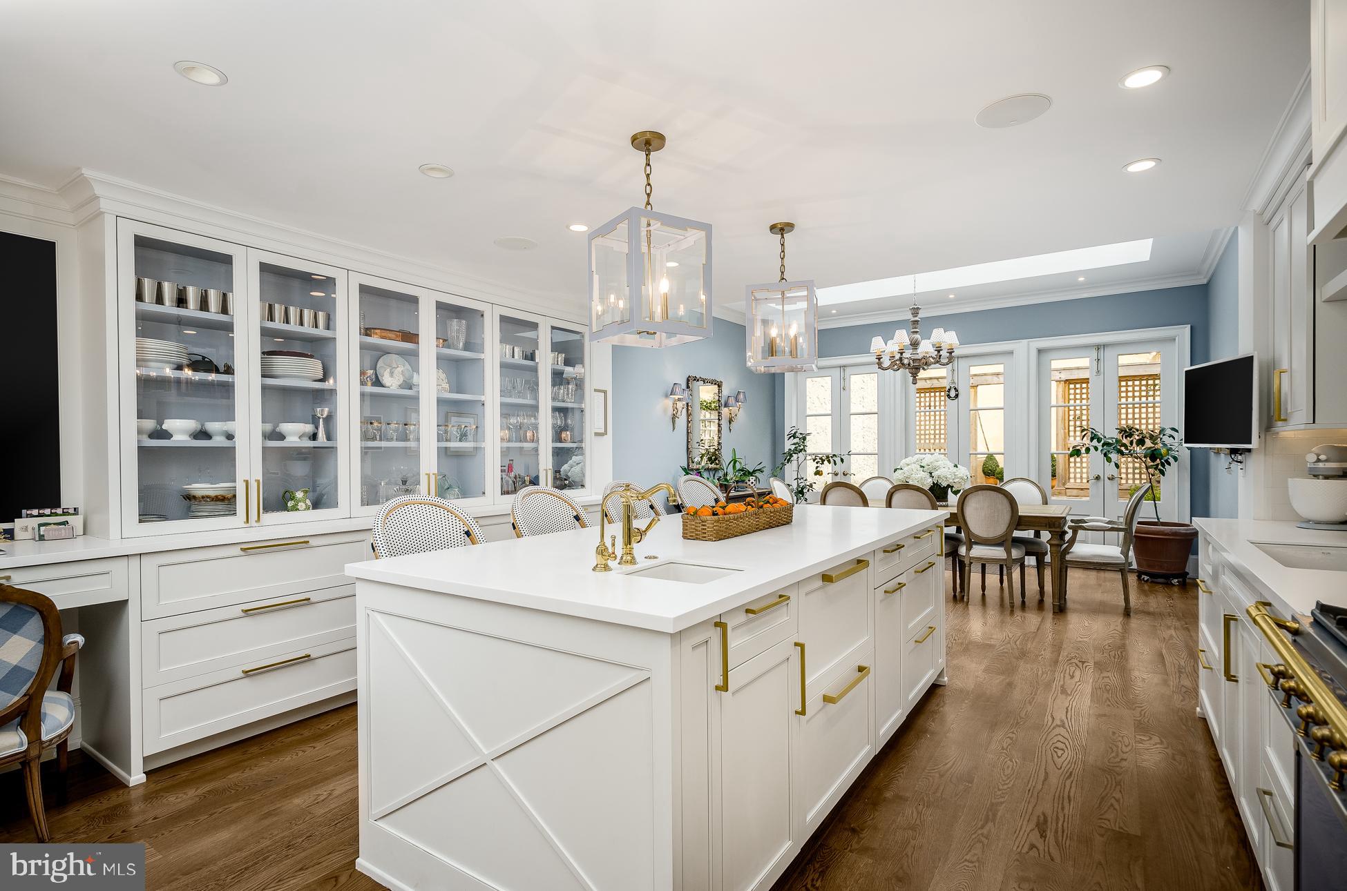 SOCIETY HILL - Residential