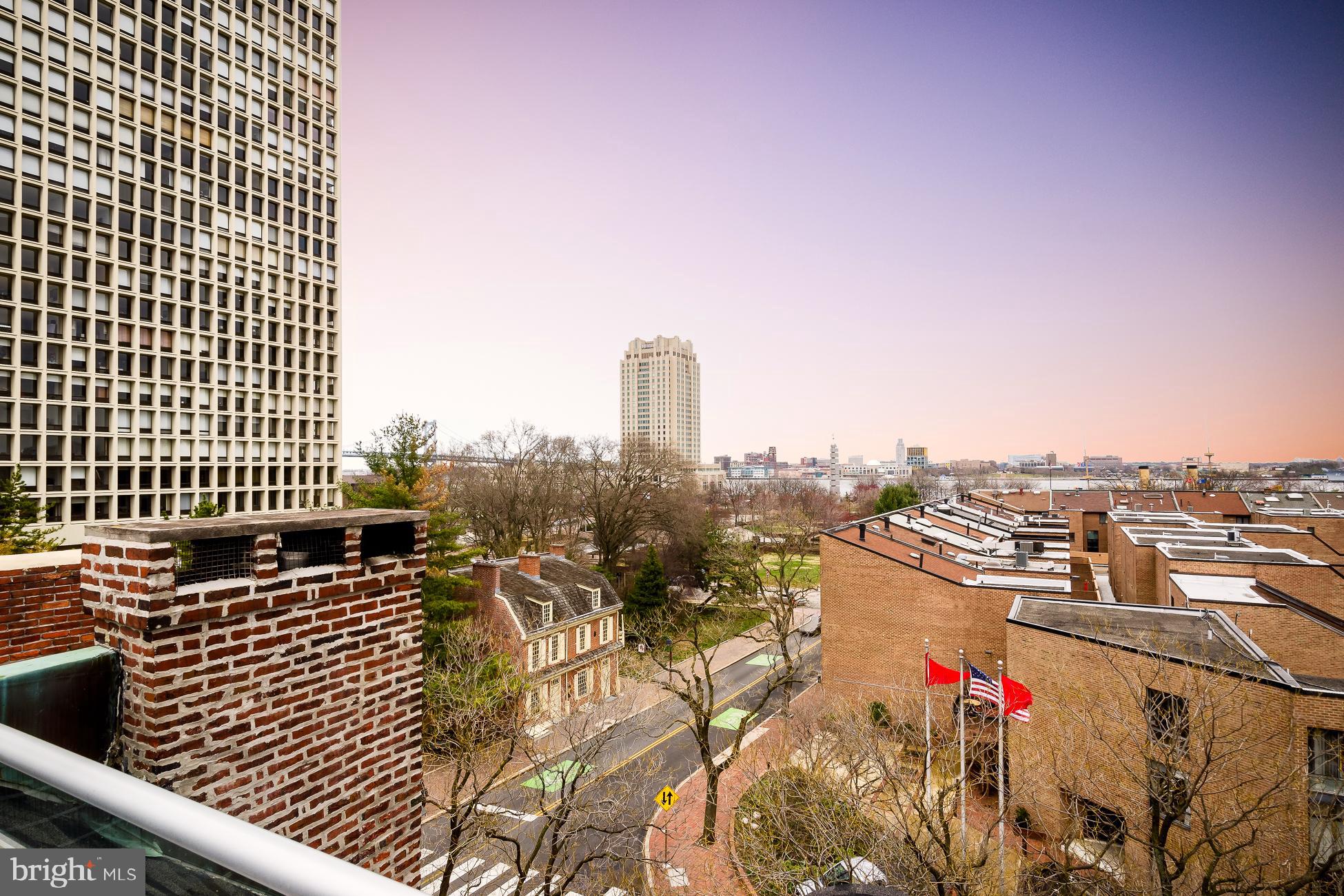 SOCIETY HILL - Residential