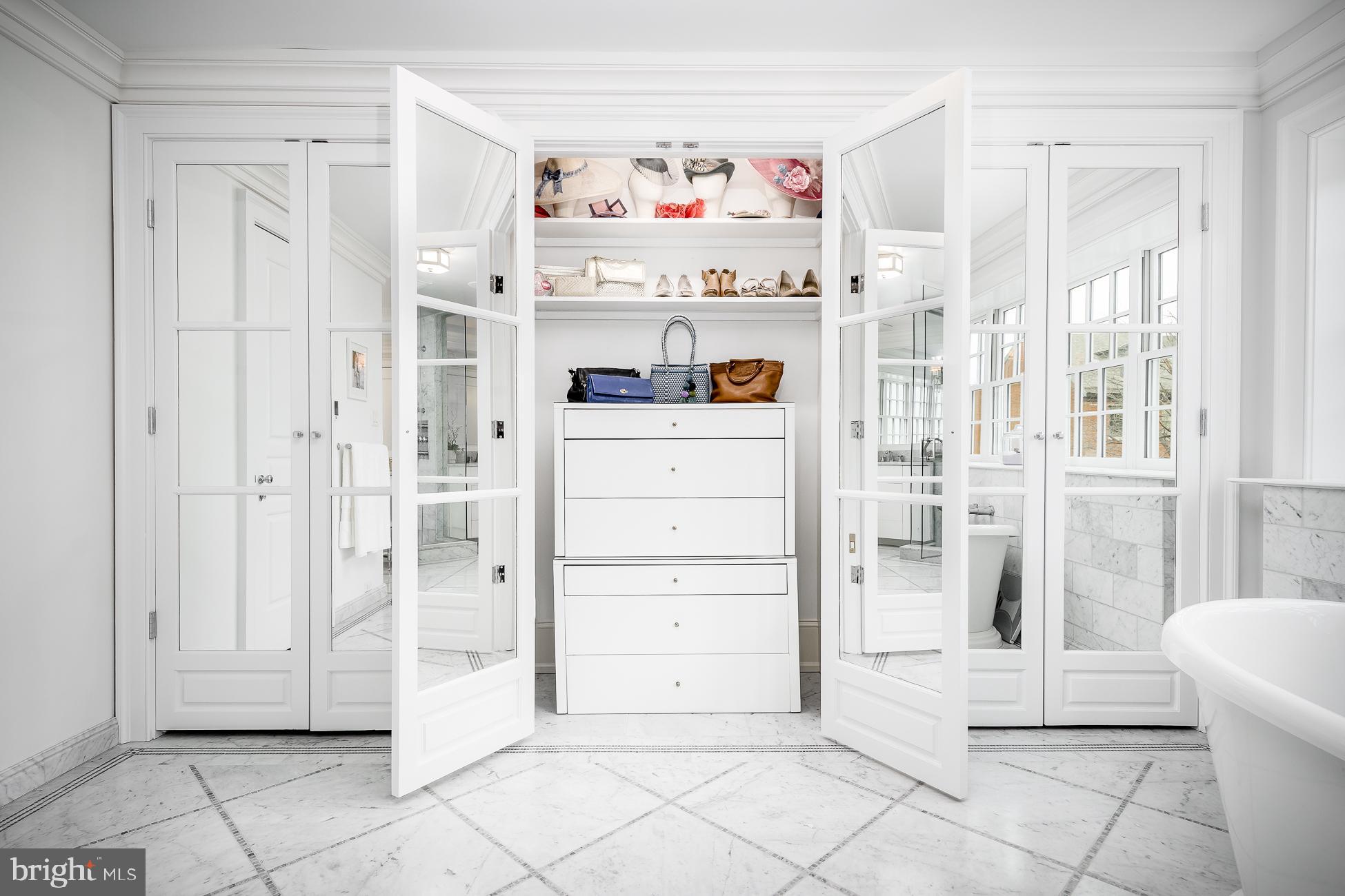 SOCIETY HILL - Residential