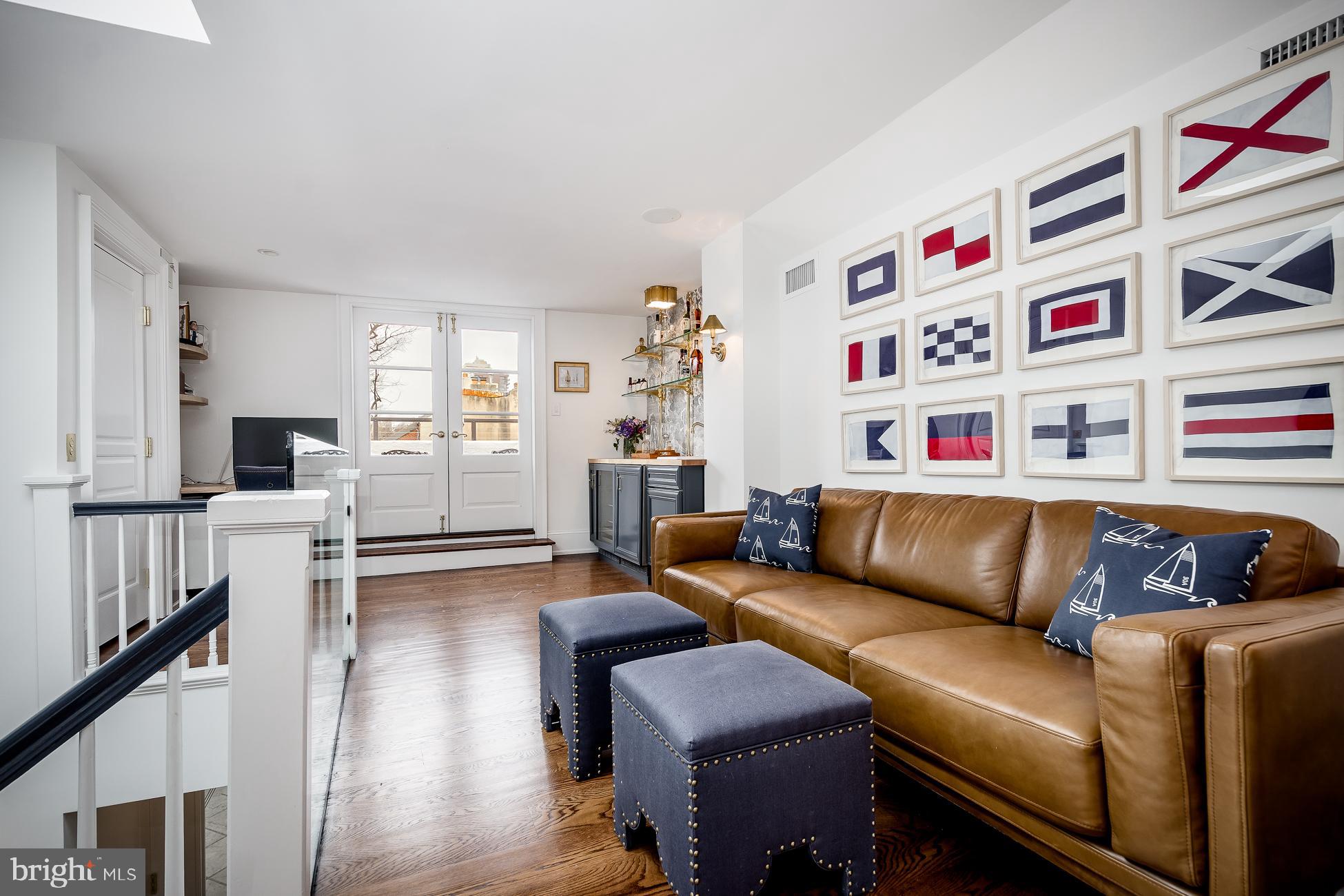 SOCIETY HILL - Residential