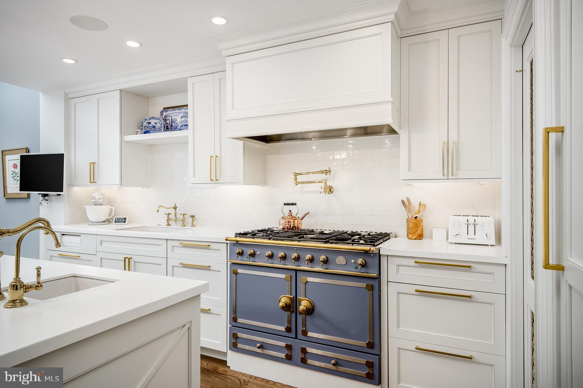 SOCIETY HILL - Residential