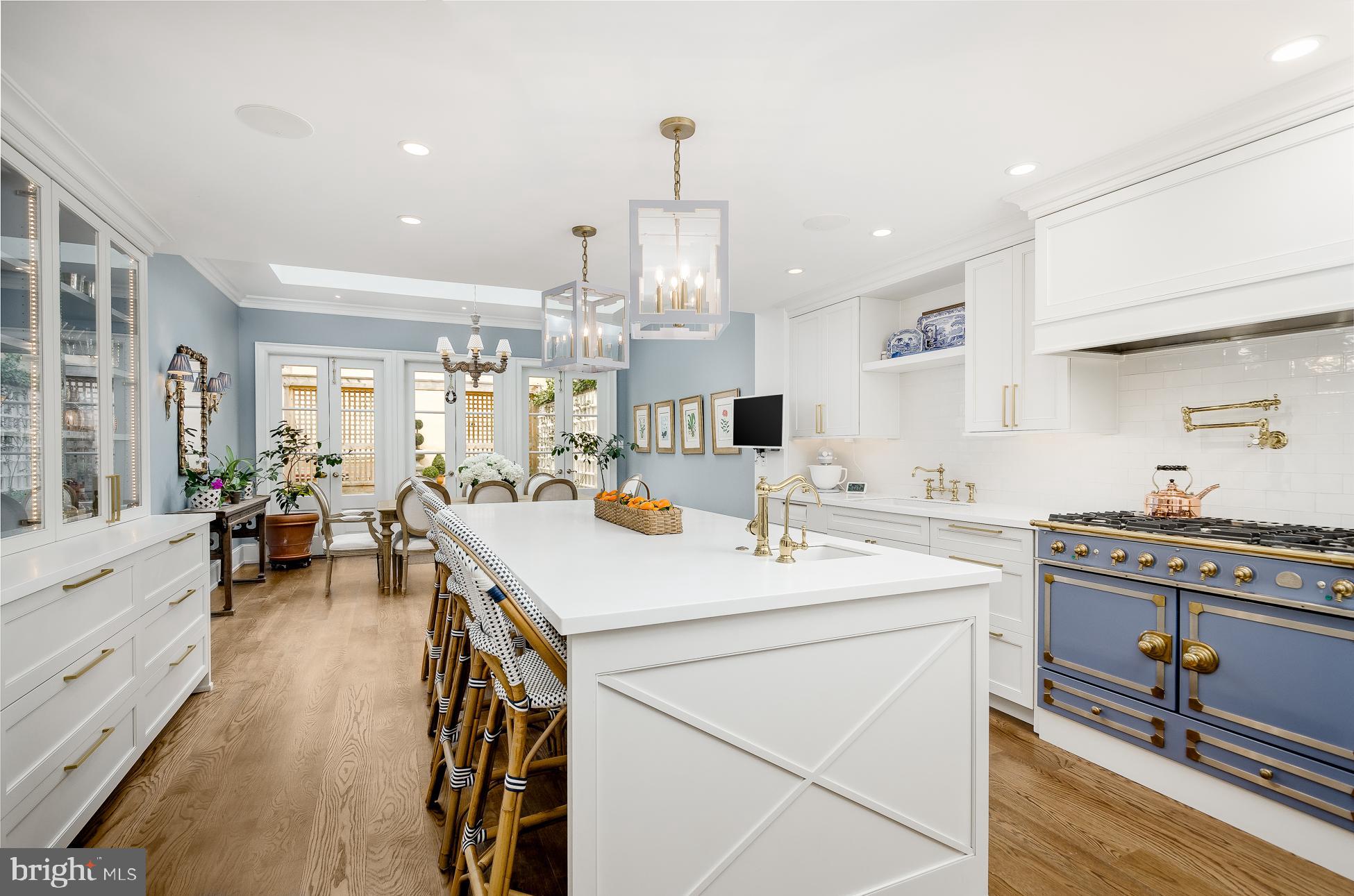 SOCIETY HILL - Residential