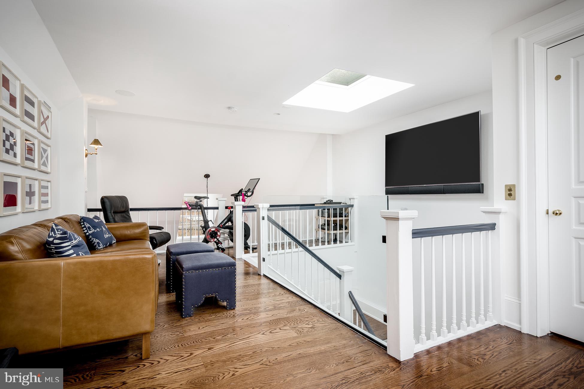 SOCIETY HILL - Residential