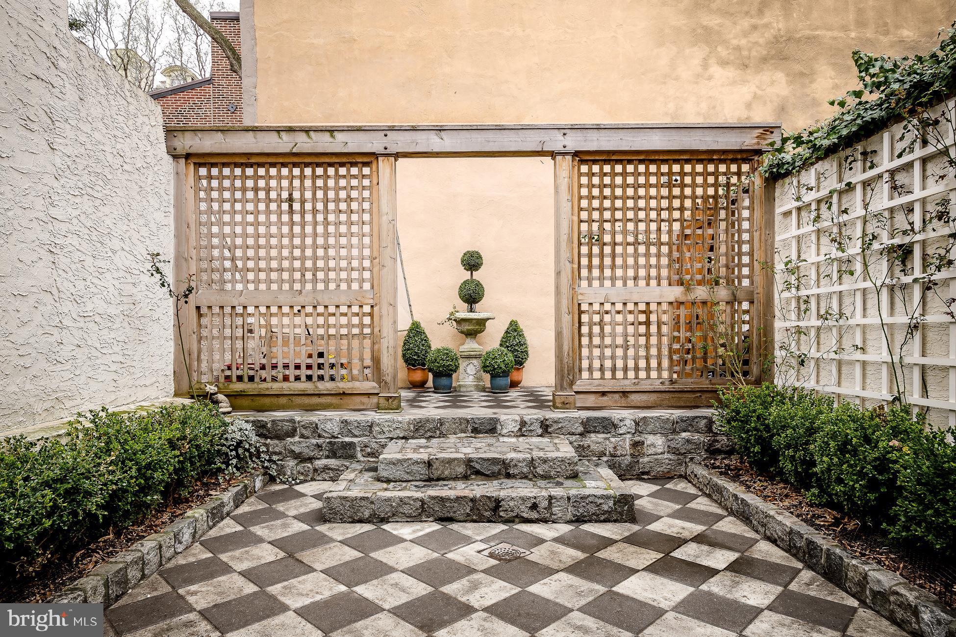 SOCIETY HILL - Residential