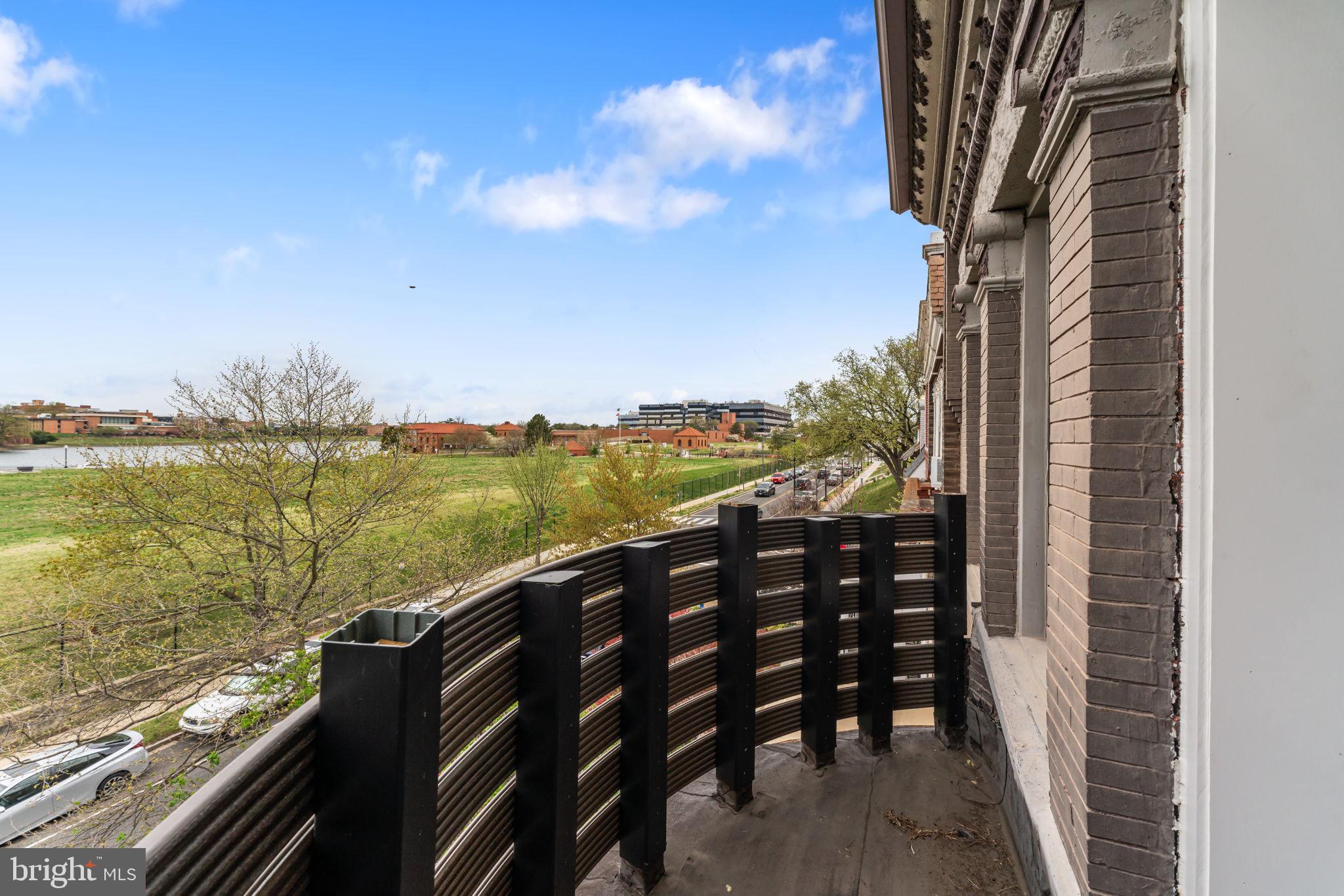 LEDROIT PARK - Residential Lease