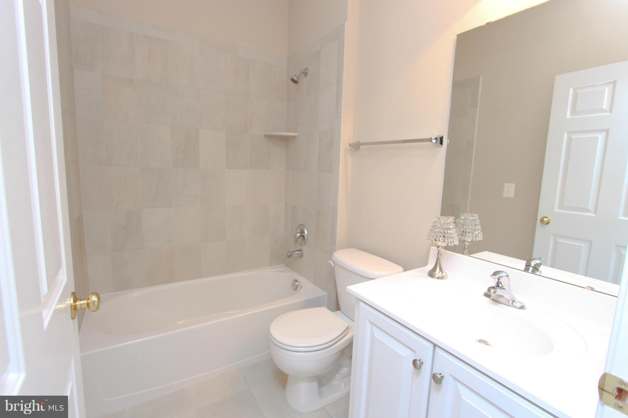 HAMILTON STATION ESTATES - Residential