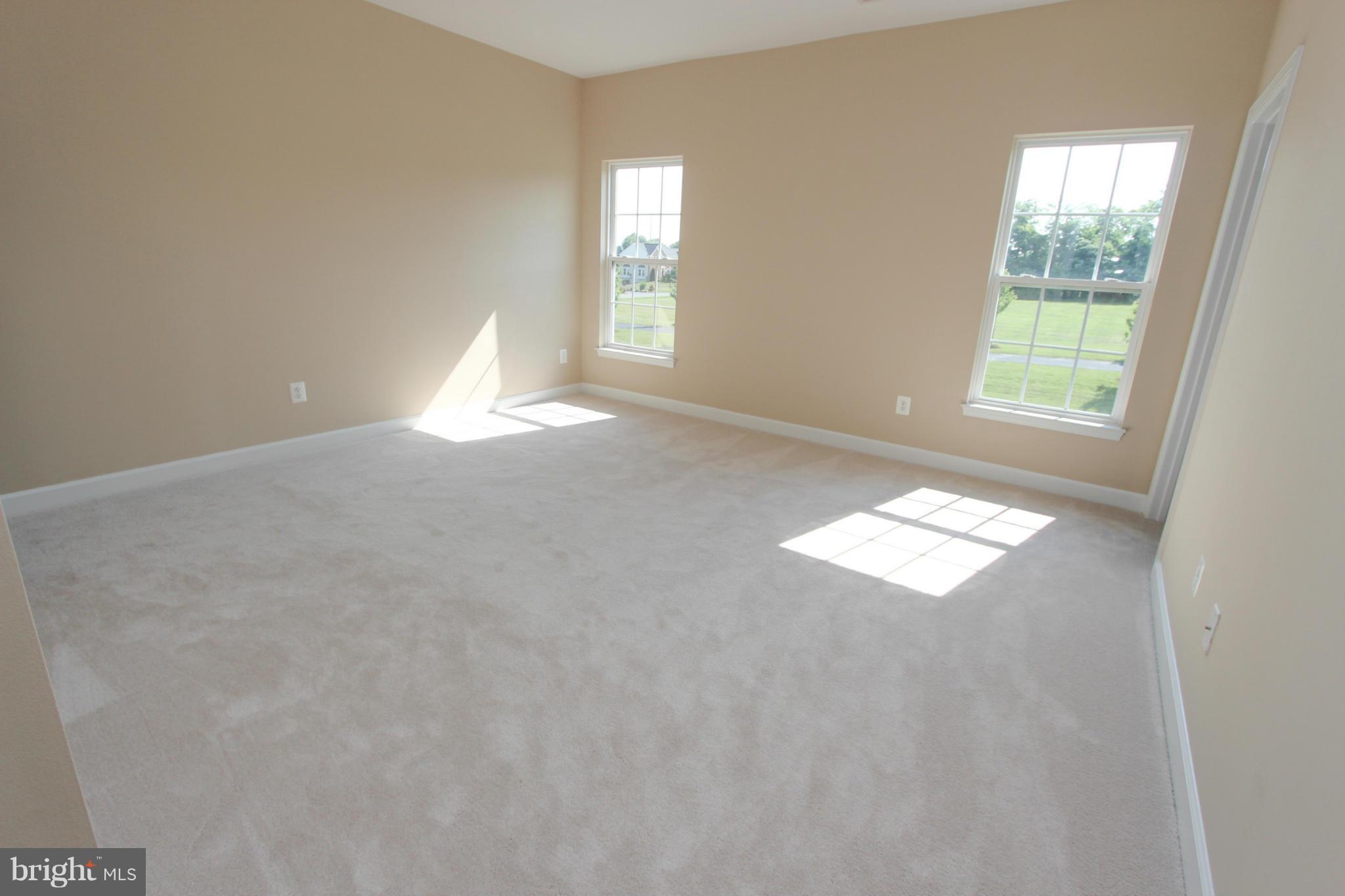 HAMILTON STATION ESTATES - Residential