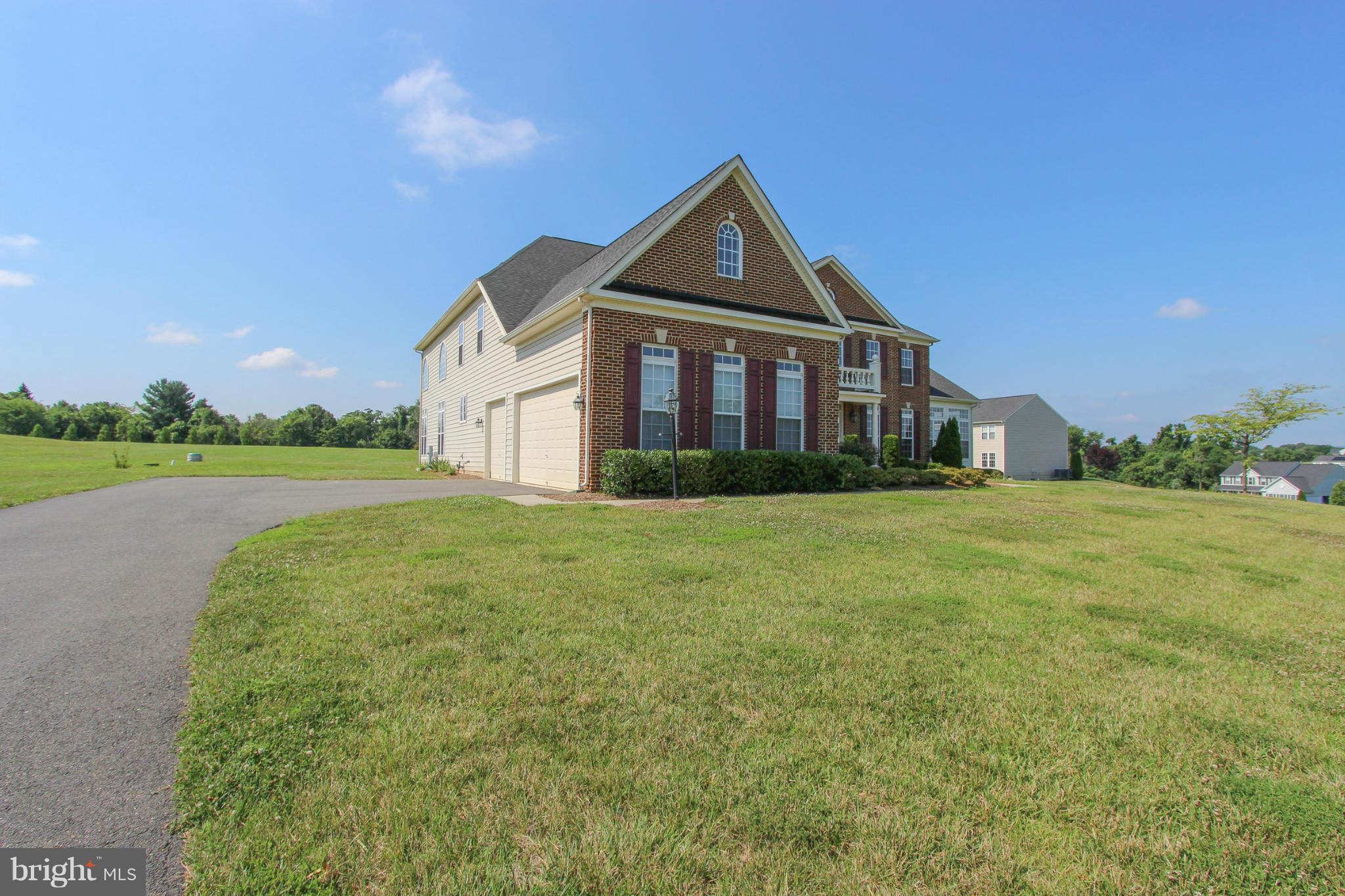 HAMILTON STATION ESTATES - Residential