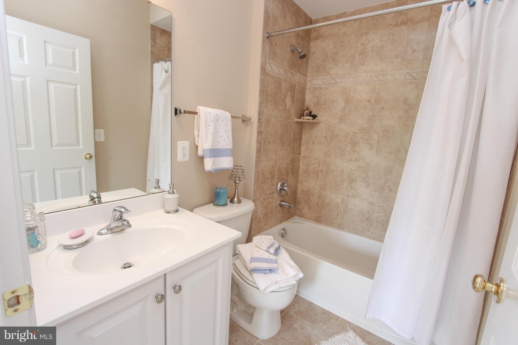 HAMILTON STATION ESTATES - Residential