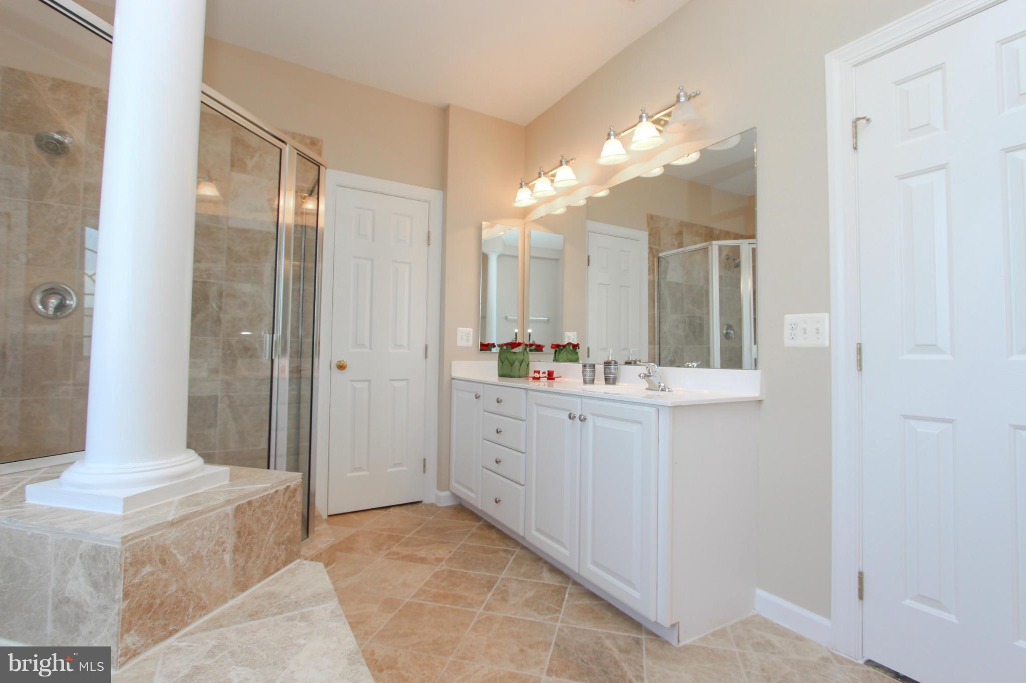 HAMILTON STATION ESTATES - Residential