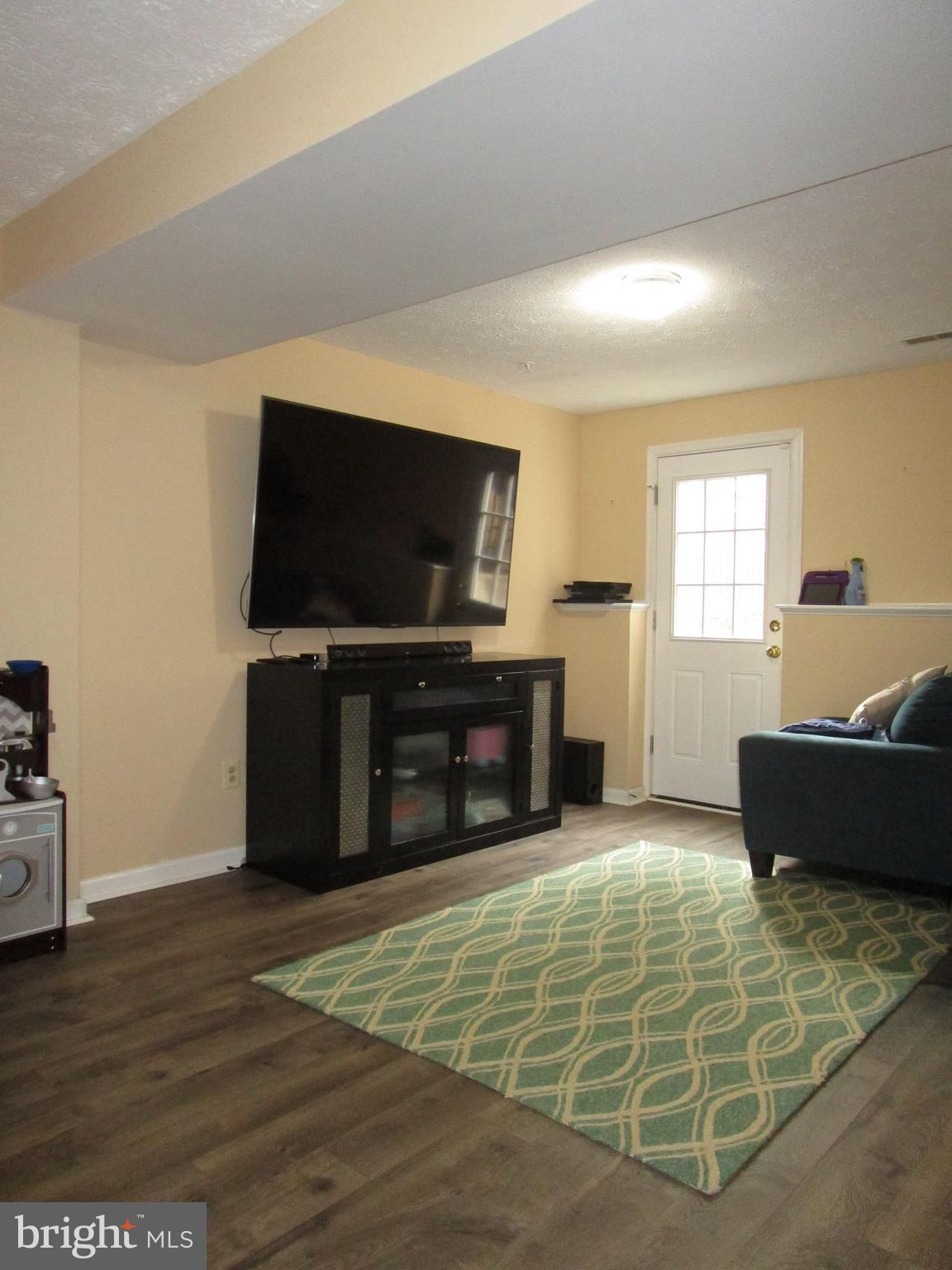 PINEY ORCHARD - Residential Lease