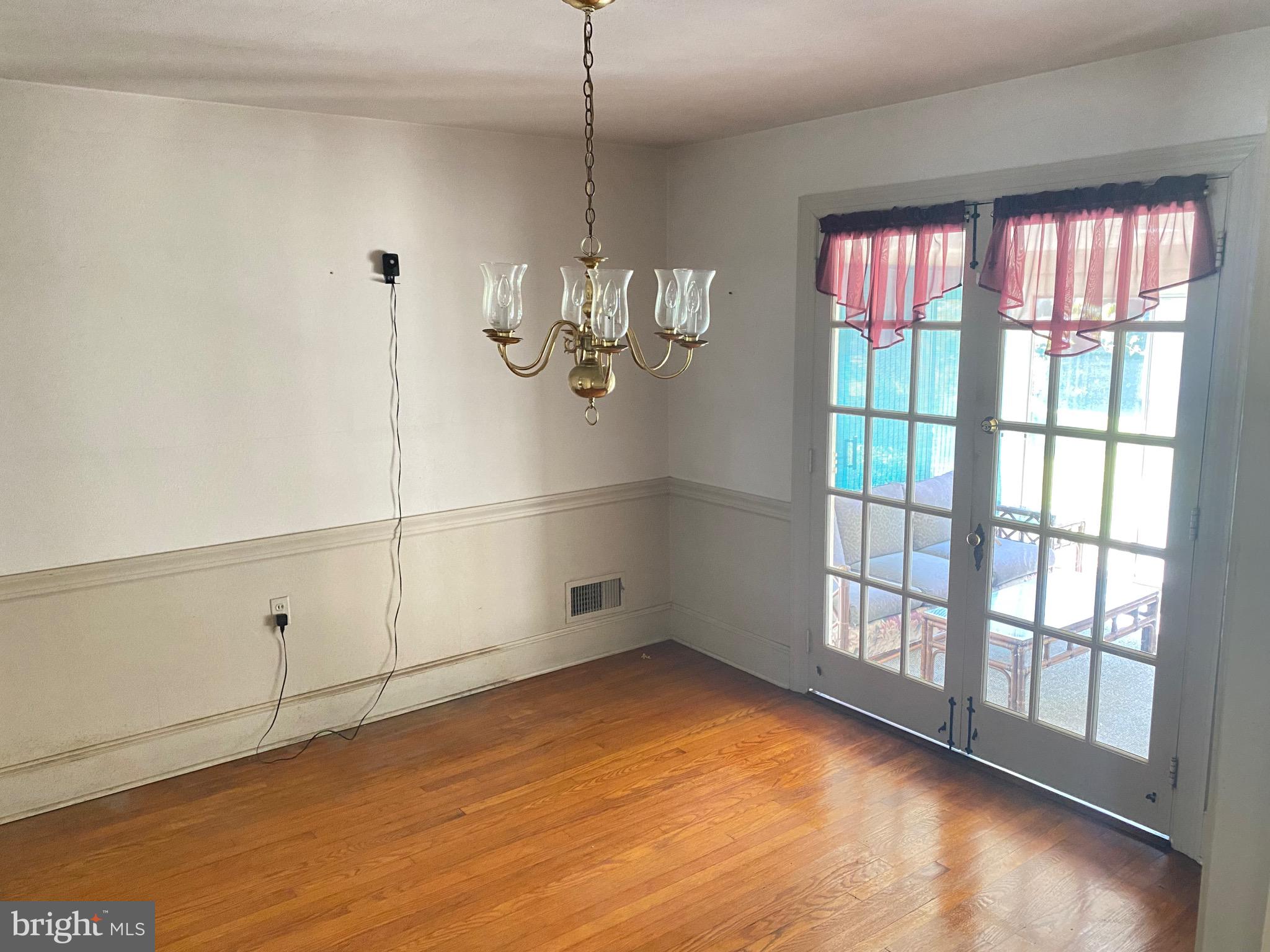 ELKTON - Residential