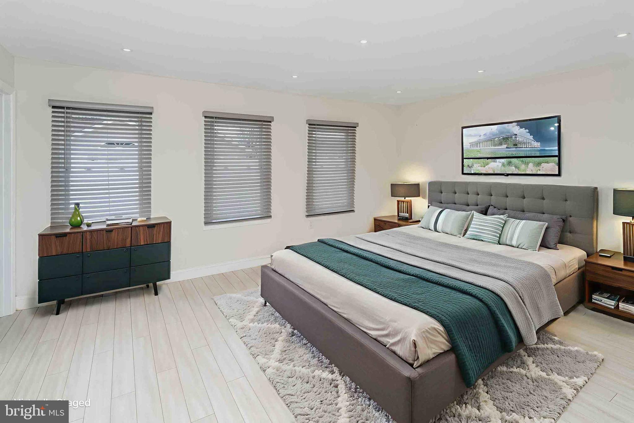 INDIAN CREEK - Residential