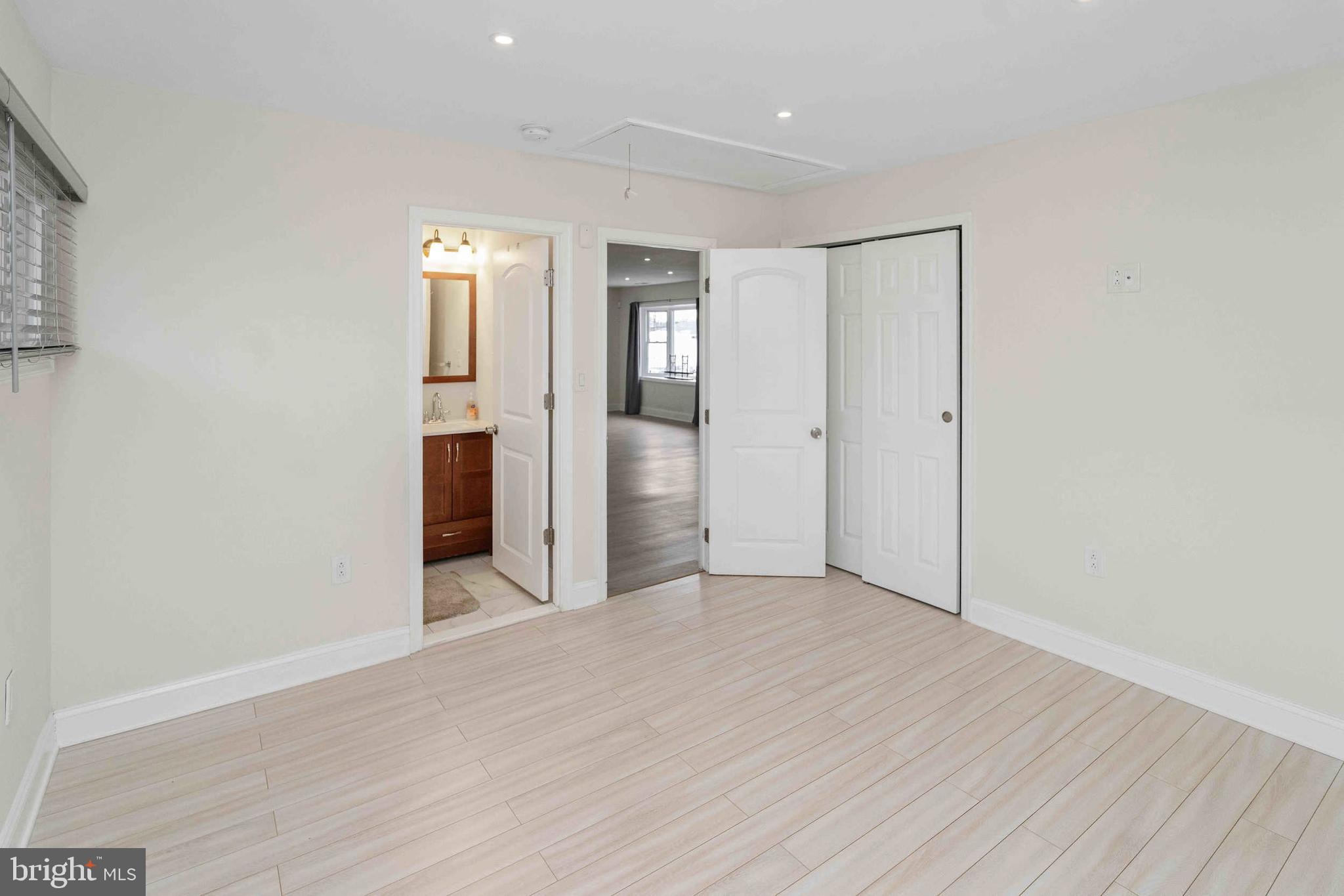 INDIAN CREEK - Residential