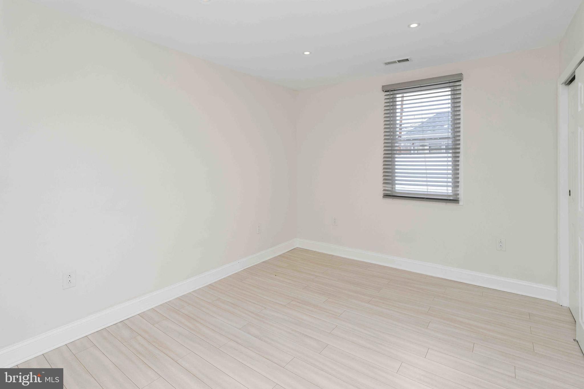 INDIAN CREEK - Residential