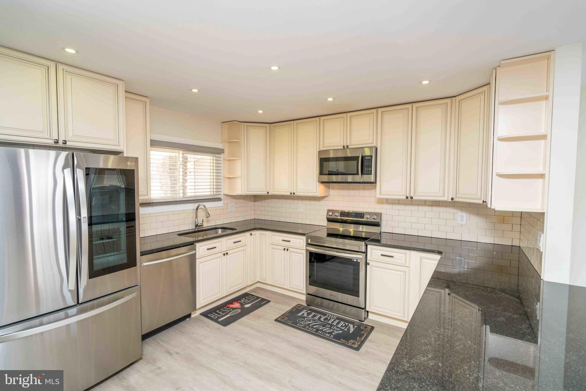 INDIAN CREEK - Residential