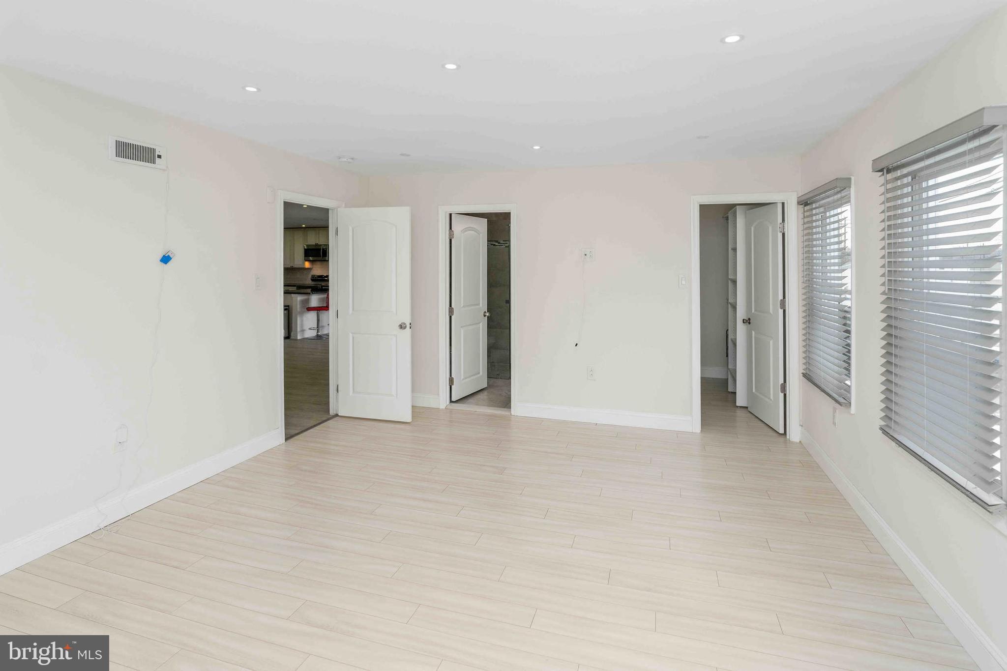 INDIAN CREEK - Residential