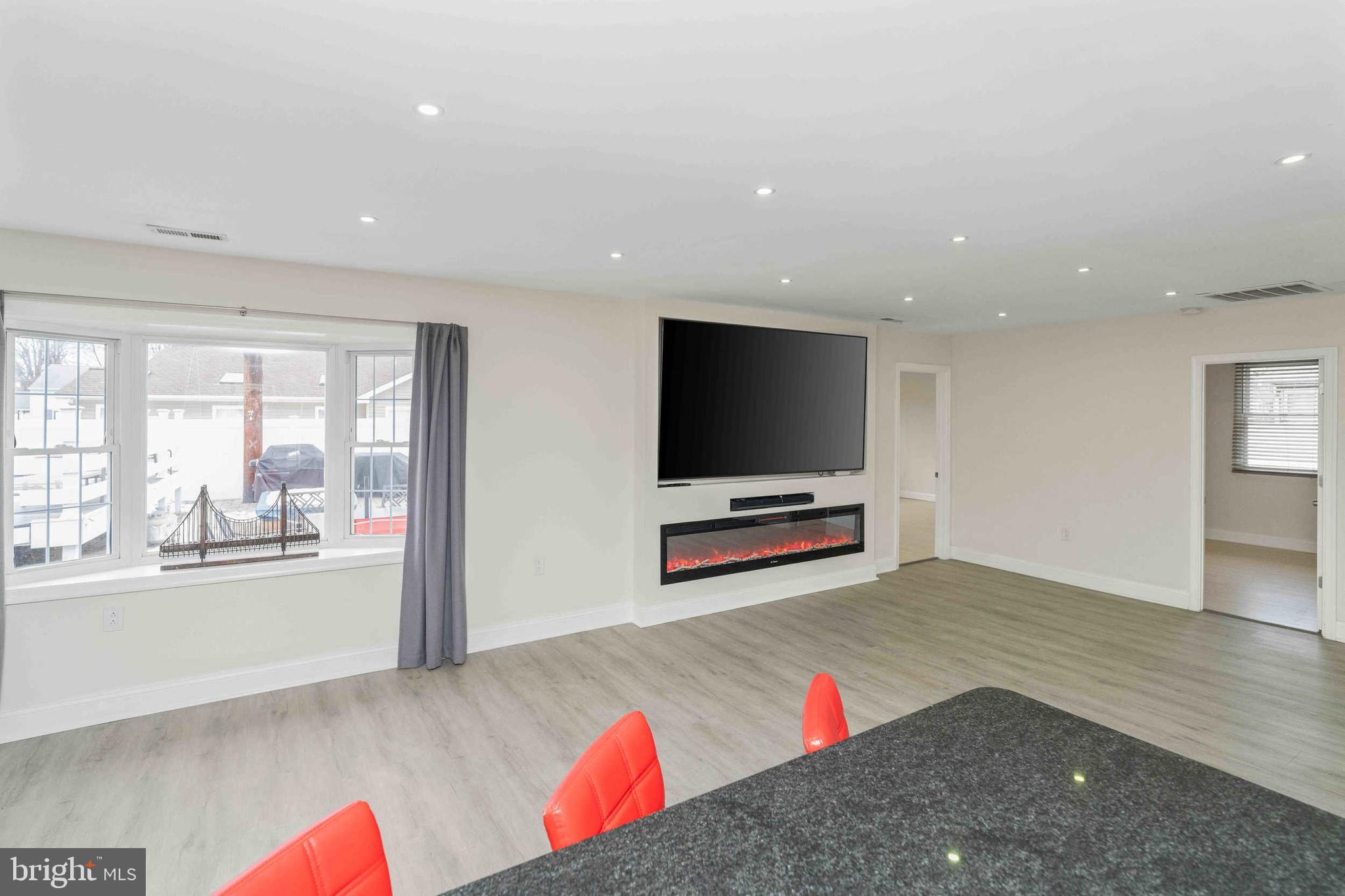 INDIAN CREEK - Residential