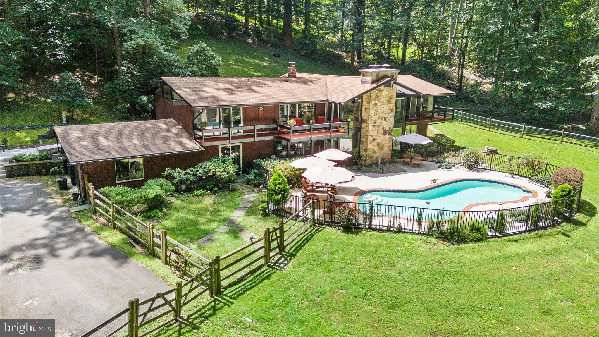 514 HEMLOCK DRIVE