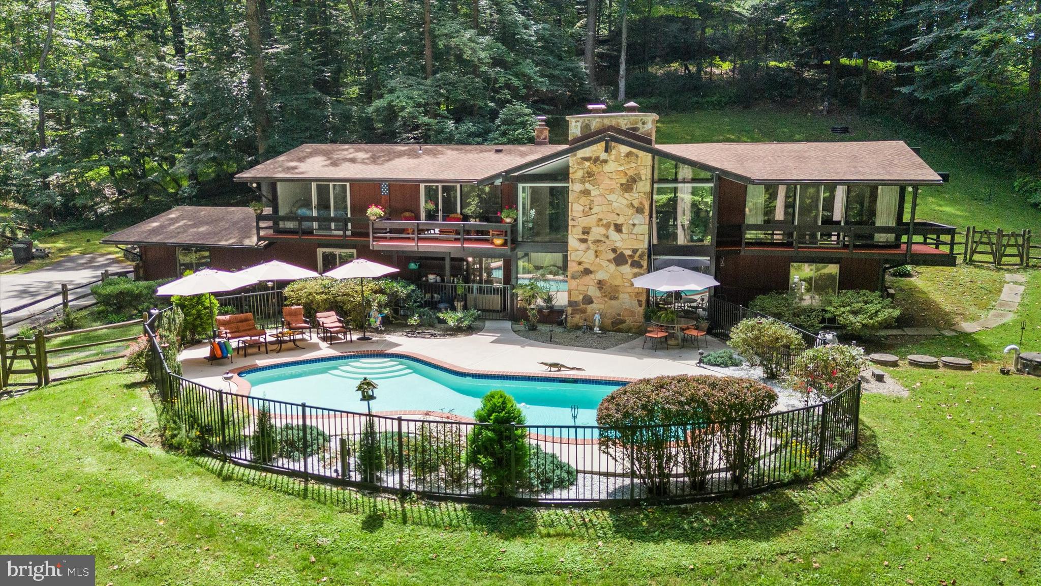 514 HEMLOCK DRIVE