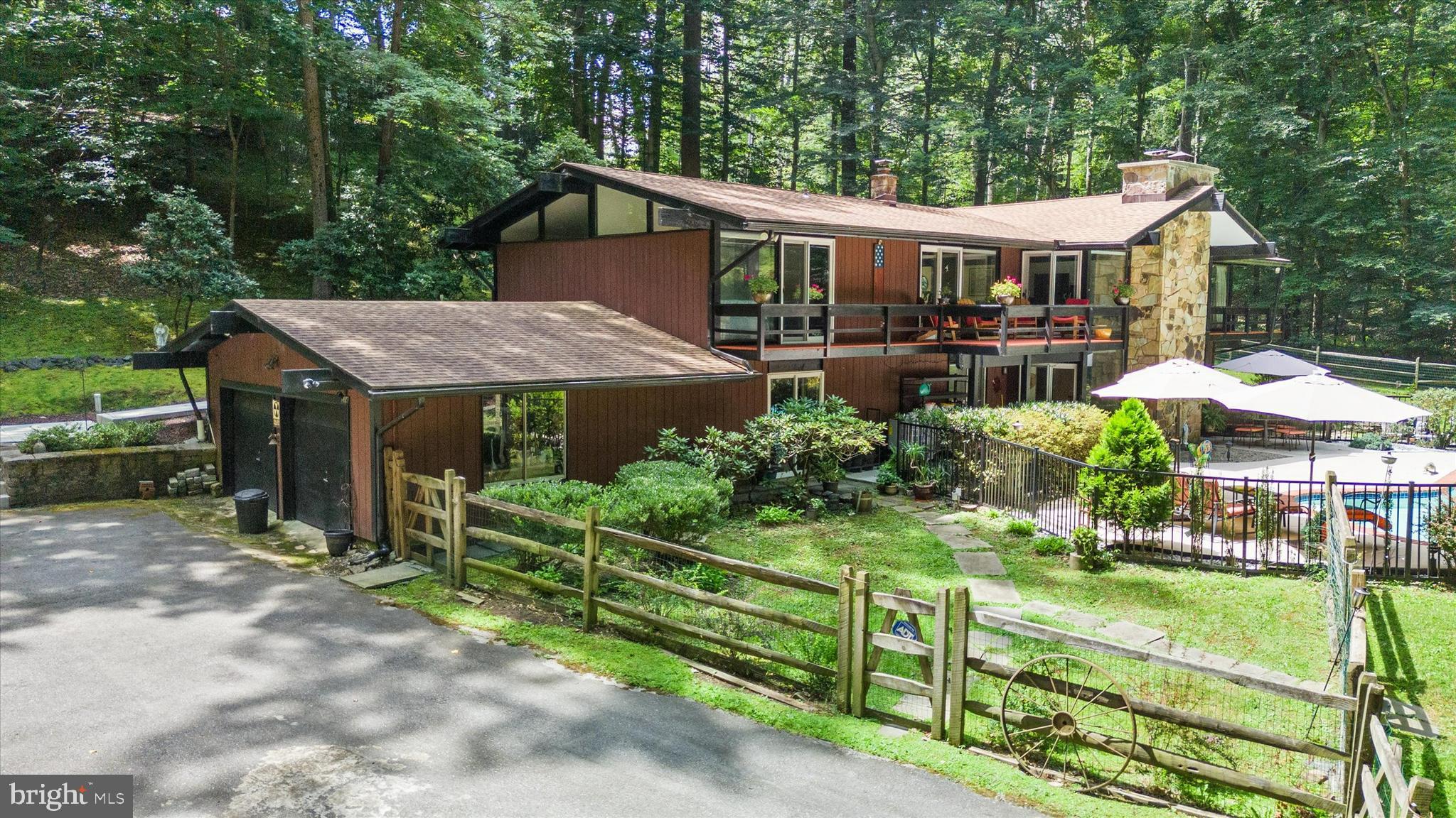 514 HEMLOCK DRIVE
