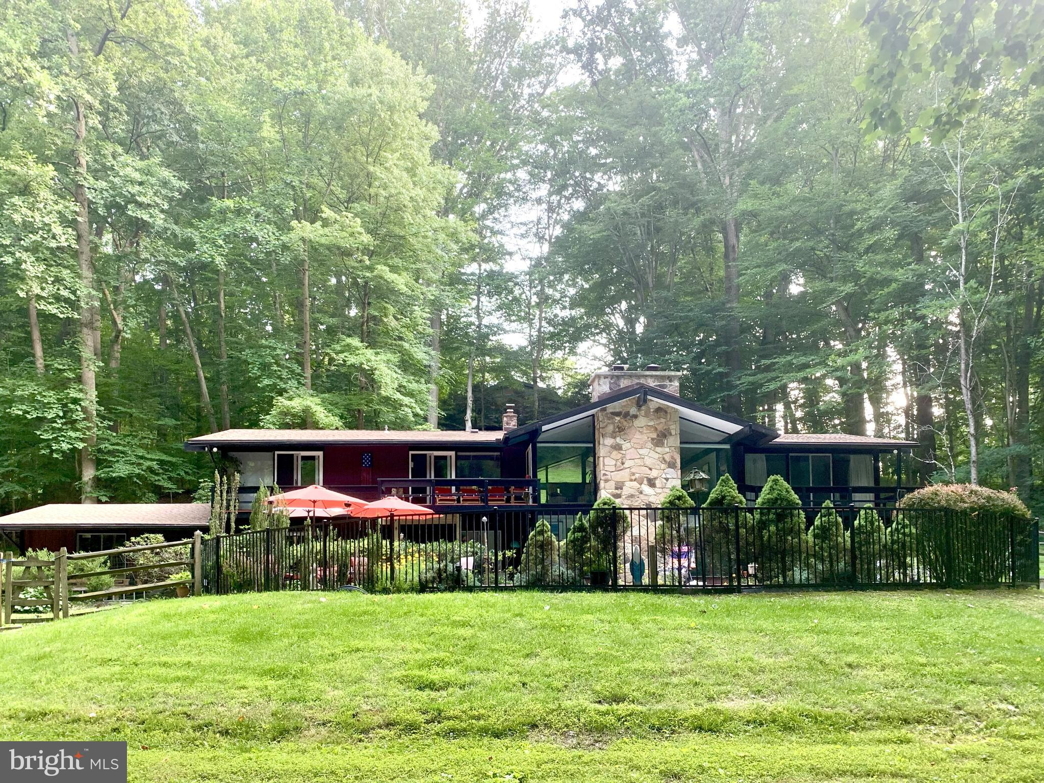 514 HEMLOCK DRIVE