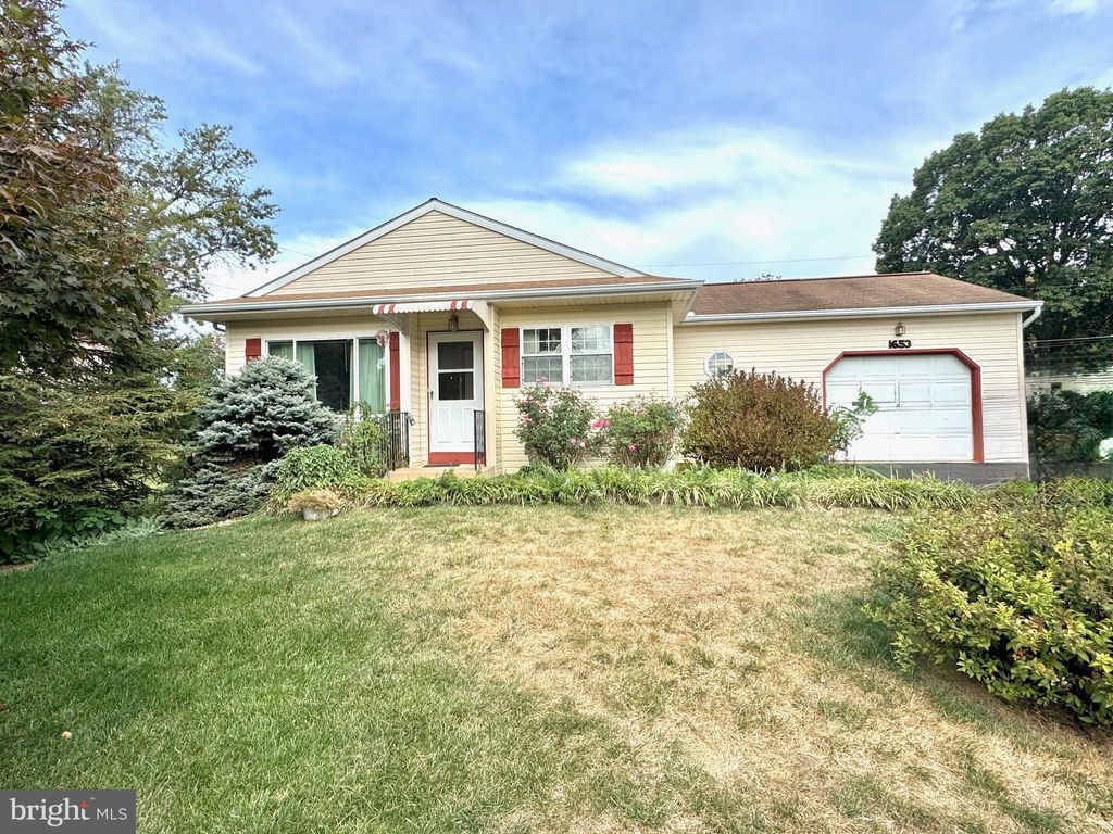 Photo of 1653 Oak Street, LEBANON, PA 17042 (MLS # PALN2022882)