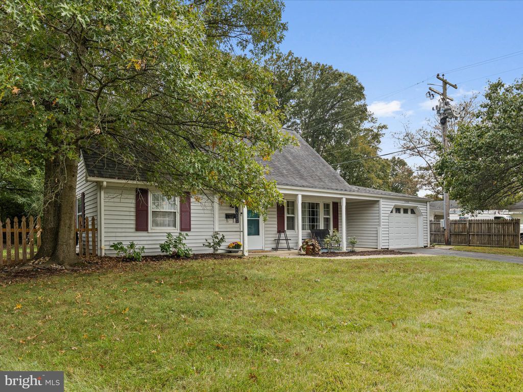 Photo of 12403 Round Tree Lane, BOWIE, MD 20715 (MLS # MDPG2172434)