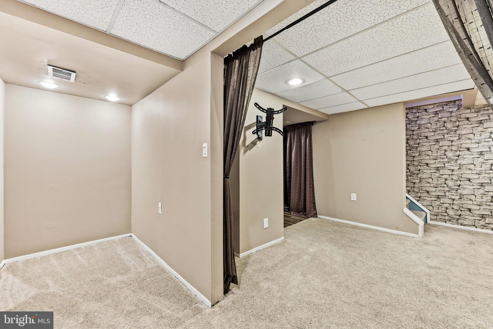 MAYFIELD MANOR - Residential