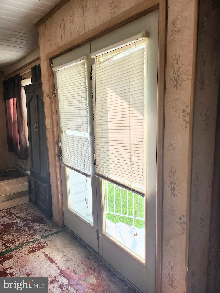 SIX MILE RUN - Residential