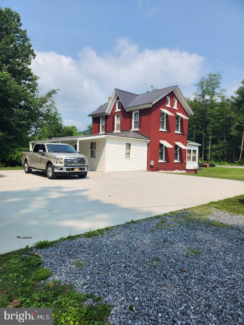 SIX MILE RUN - Residential