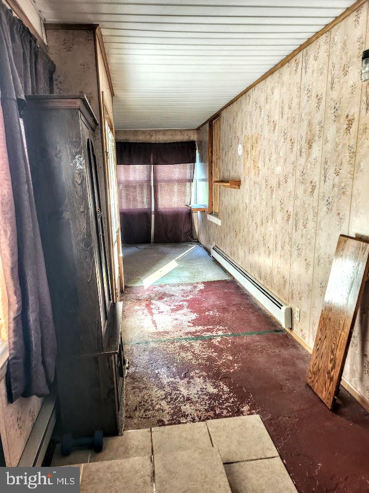 SIX MILE RUN - Residential