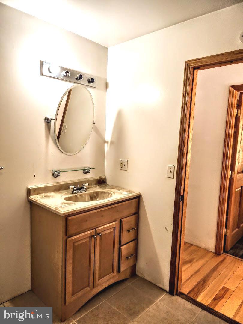 SIX MILE RUN - Residential