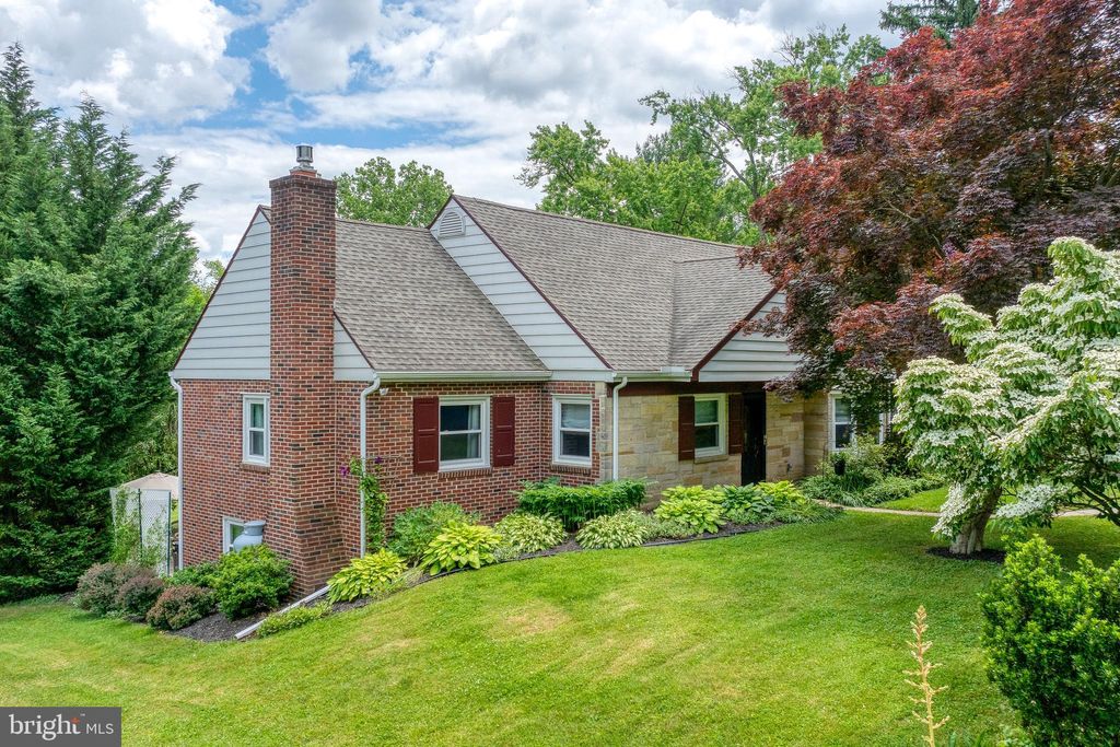 Photo of 93 Conestoga Boulevard, Lancaster, PA 17602 (MLS # PALA2052002)