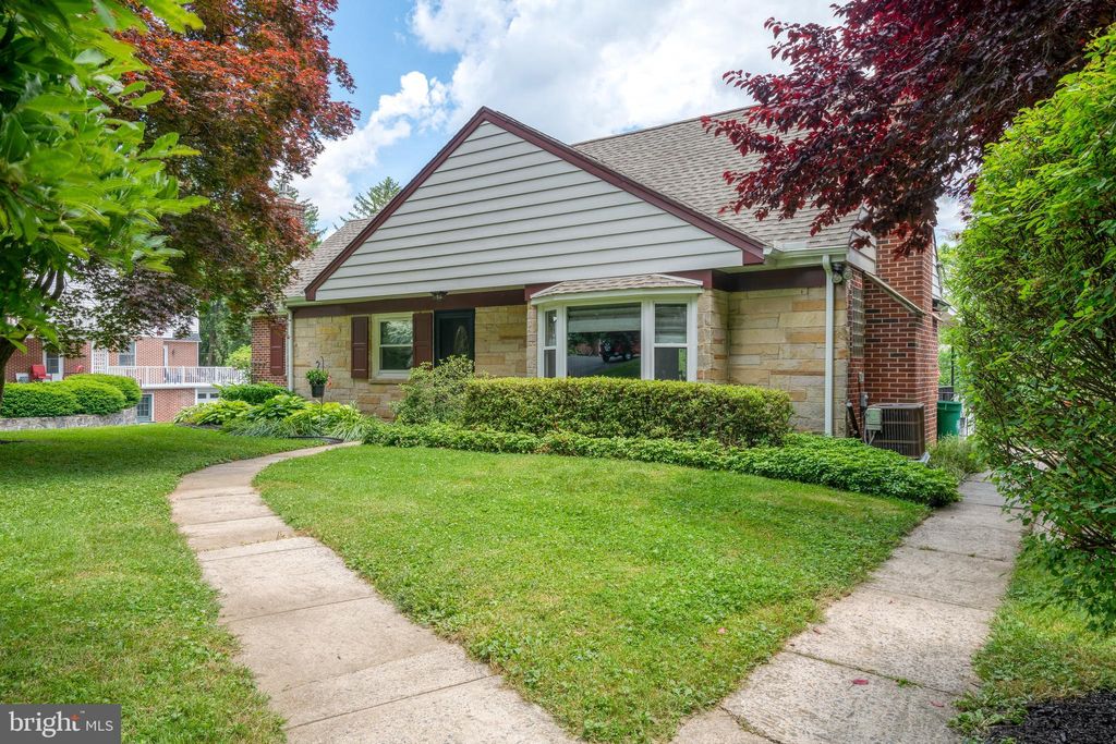 Photo of 93 Conestoga Boulevard, Lancaster, PA 17602 (MLS # PALA2052002)