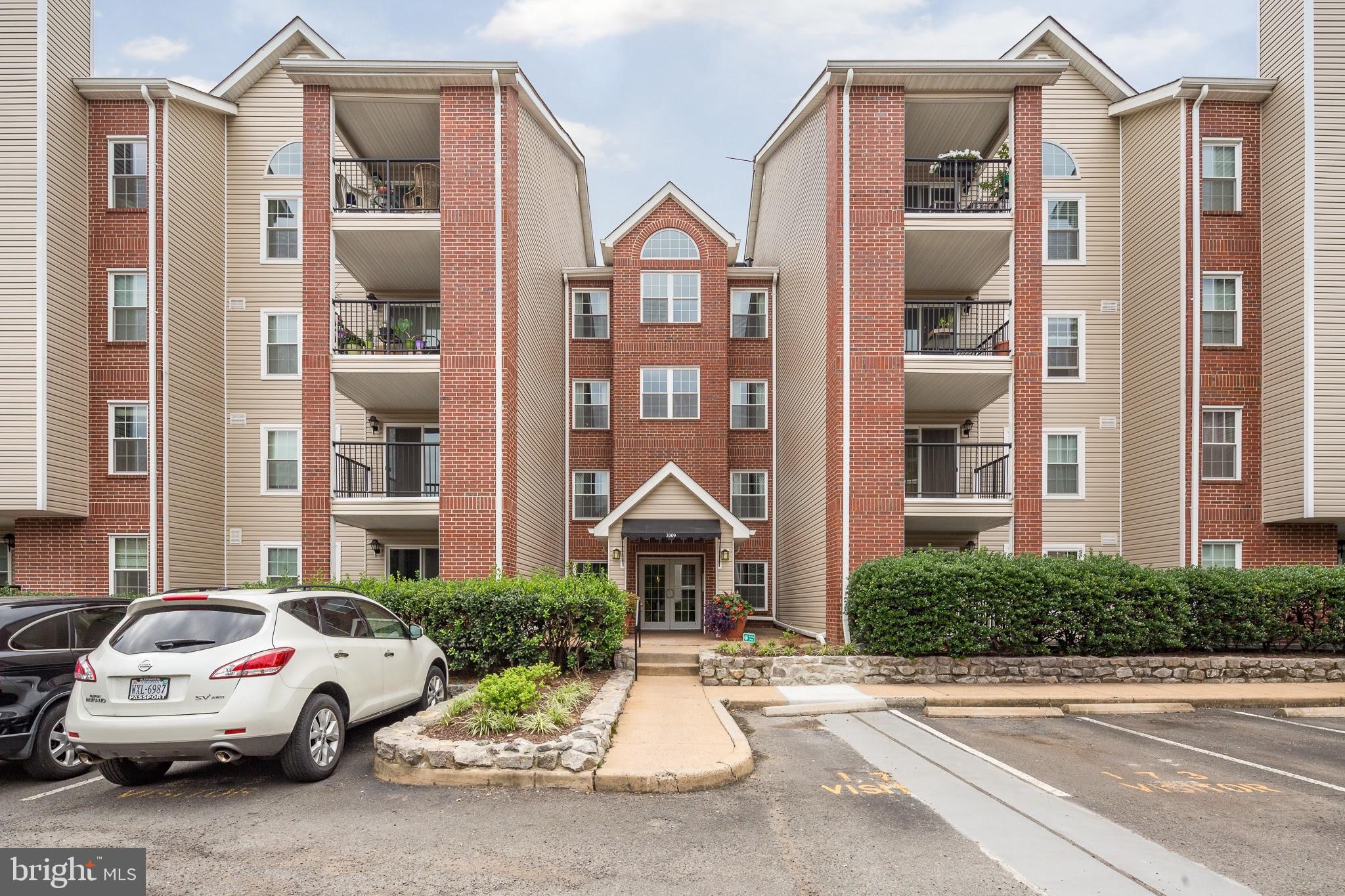 POINTE AT PARK CENTER - Residential Lease