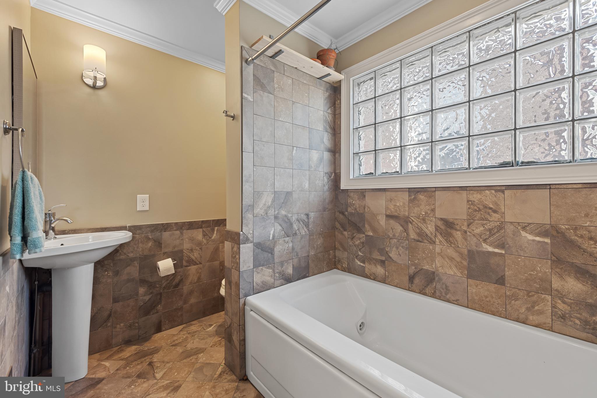 CANTON SQUARE - Residential
