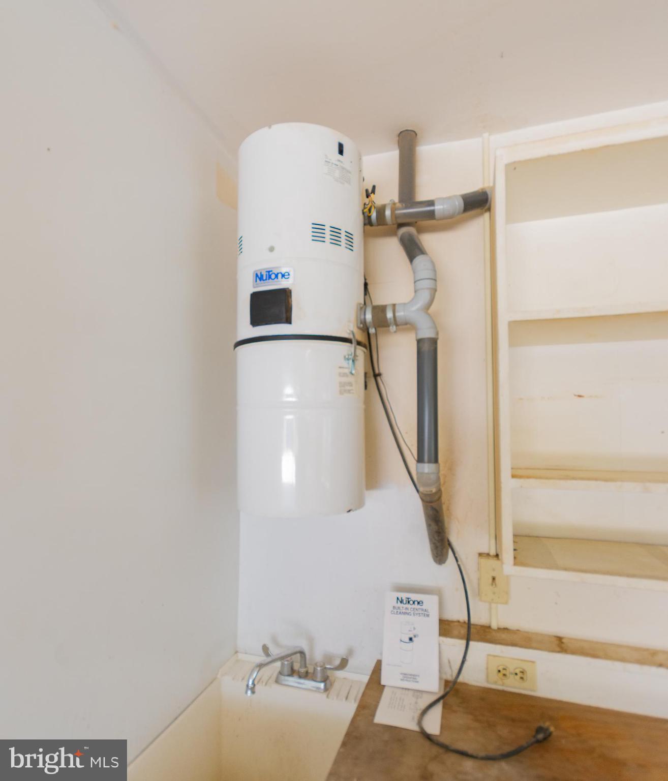 PEMBROKE GROVE - Residential