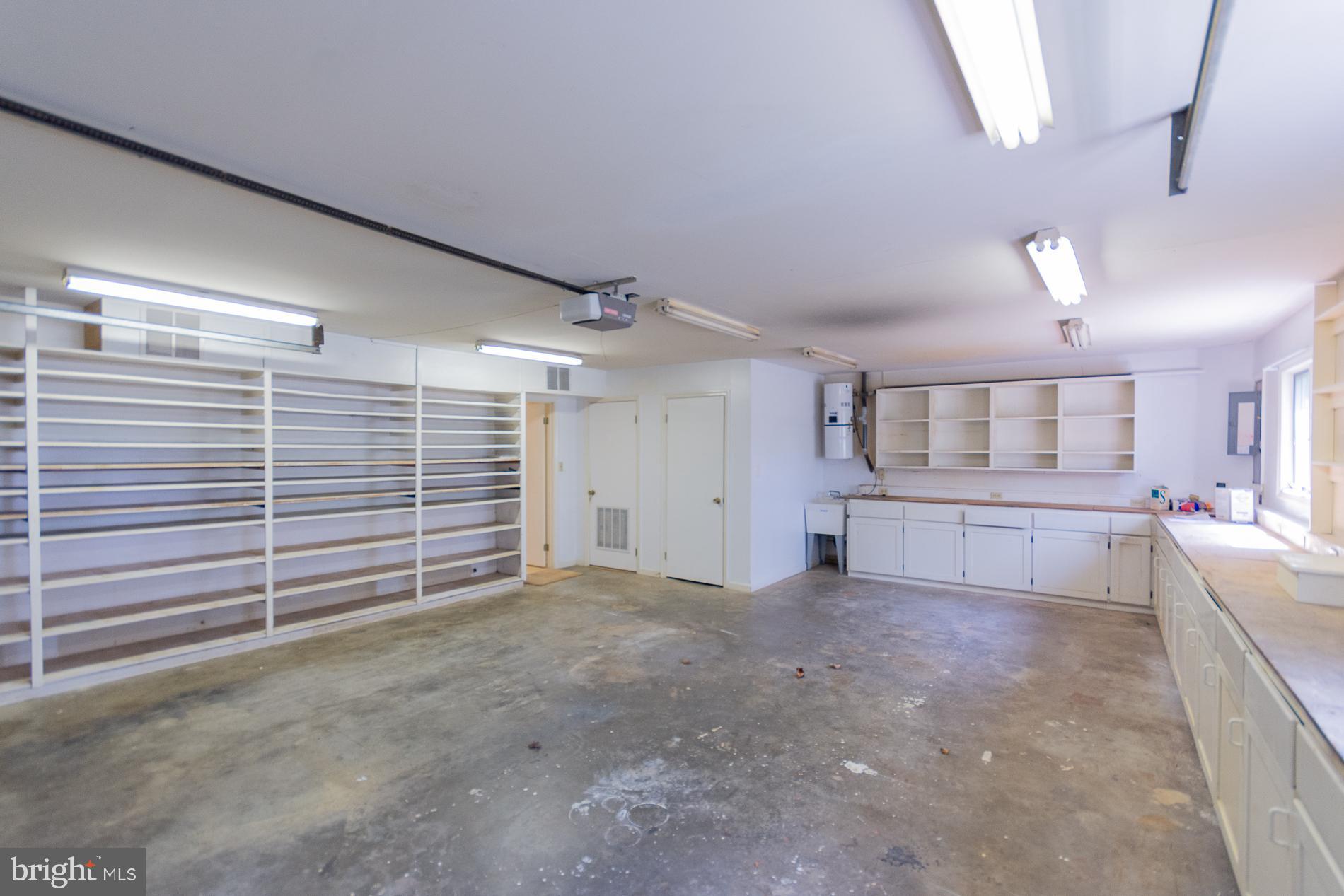 PEMBROKE GROVE - Residential