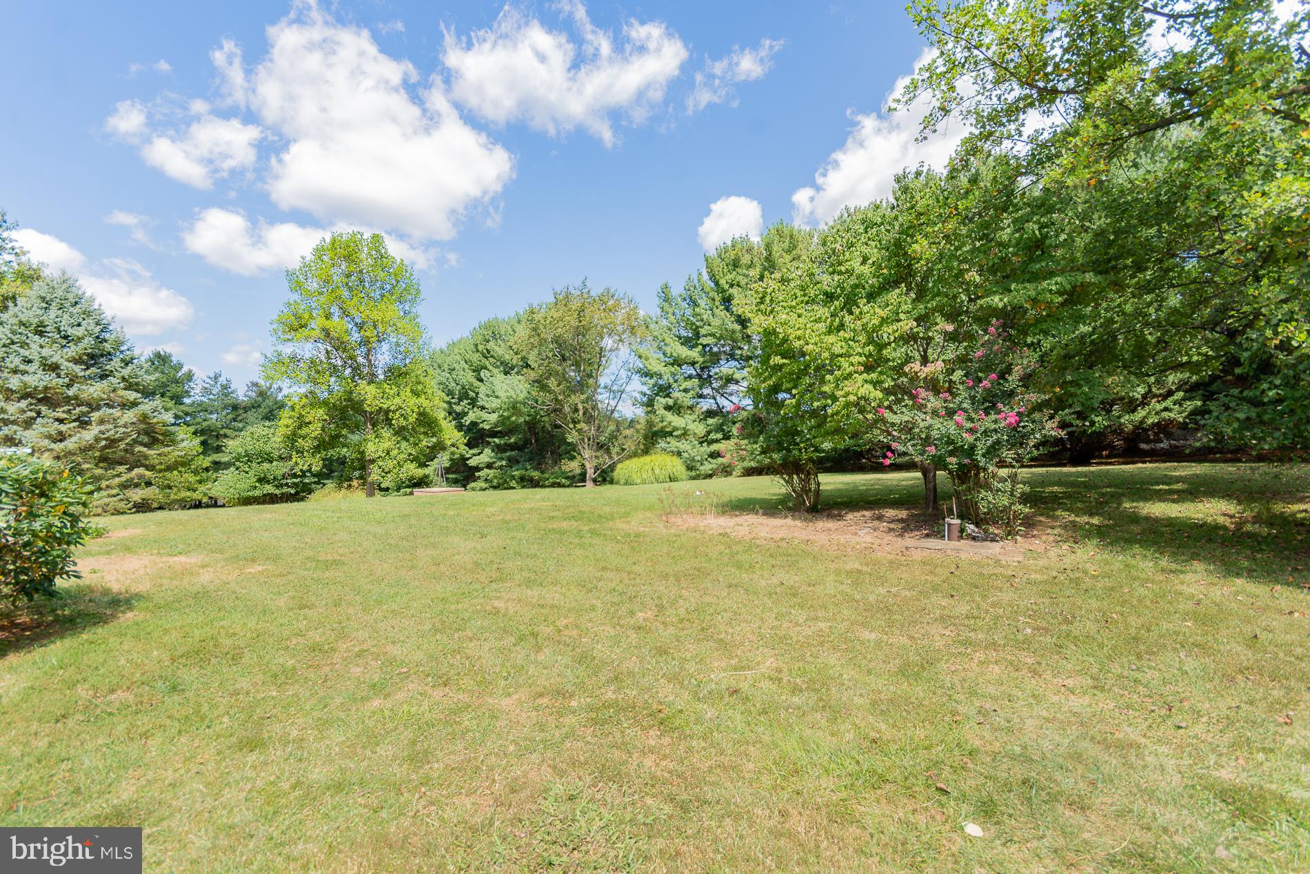 PEMBROKE GROVE - Residential