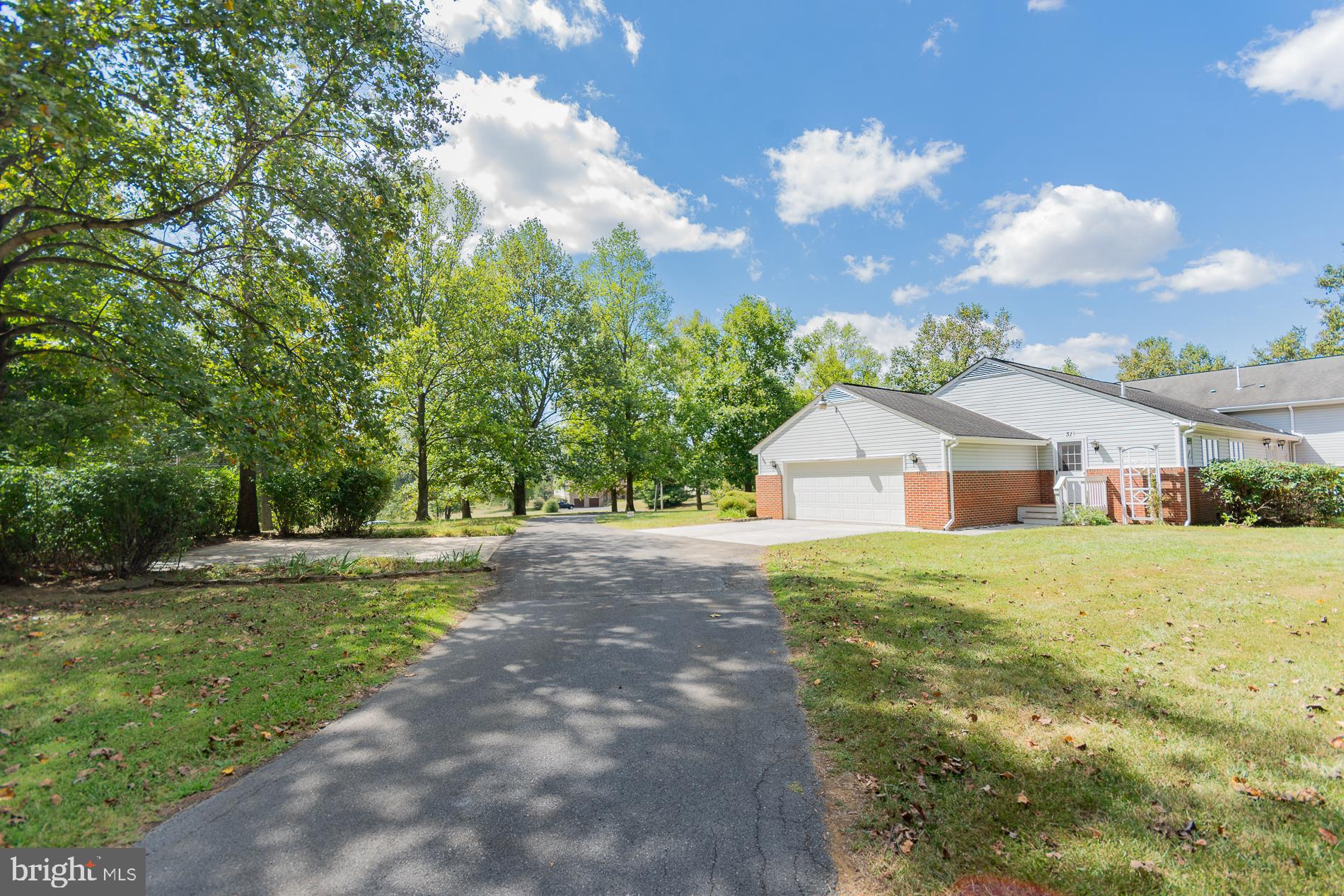 PEMBROKE GROVE - Residential