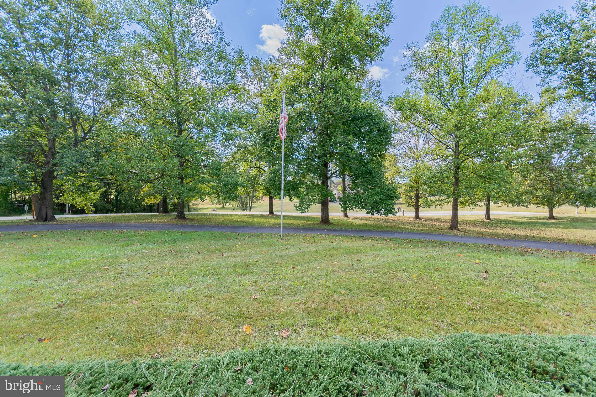 PEMBROKE GROVE - Residential